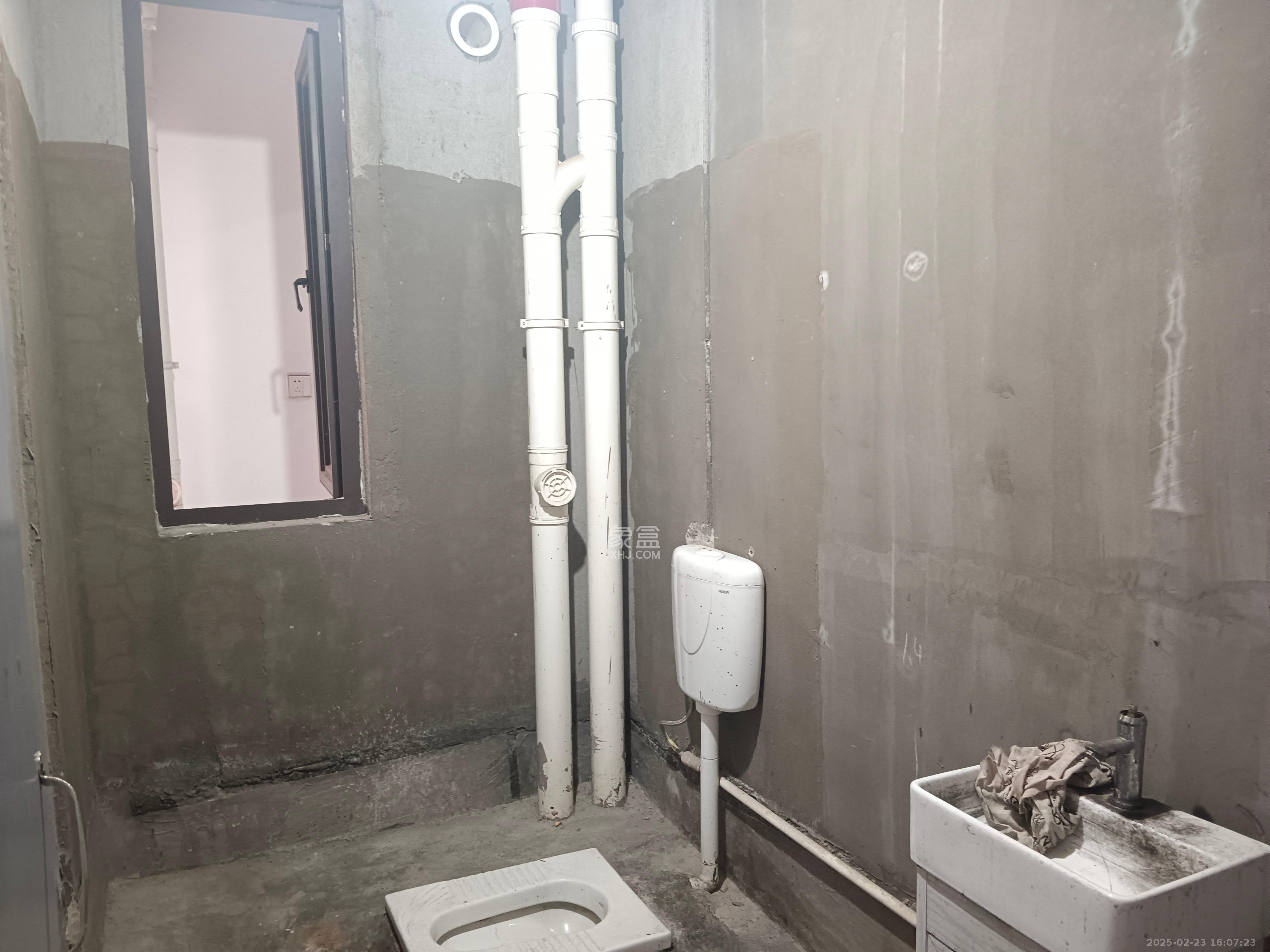 长房明宸府  3室1厅1卫    1800.0元/月 长房明宸府  3室1厅1卫    1800.0元/月室内图1