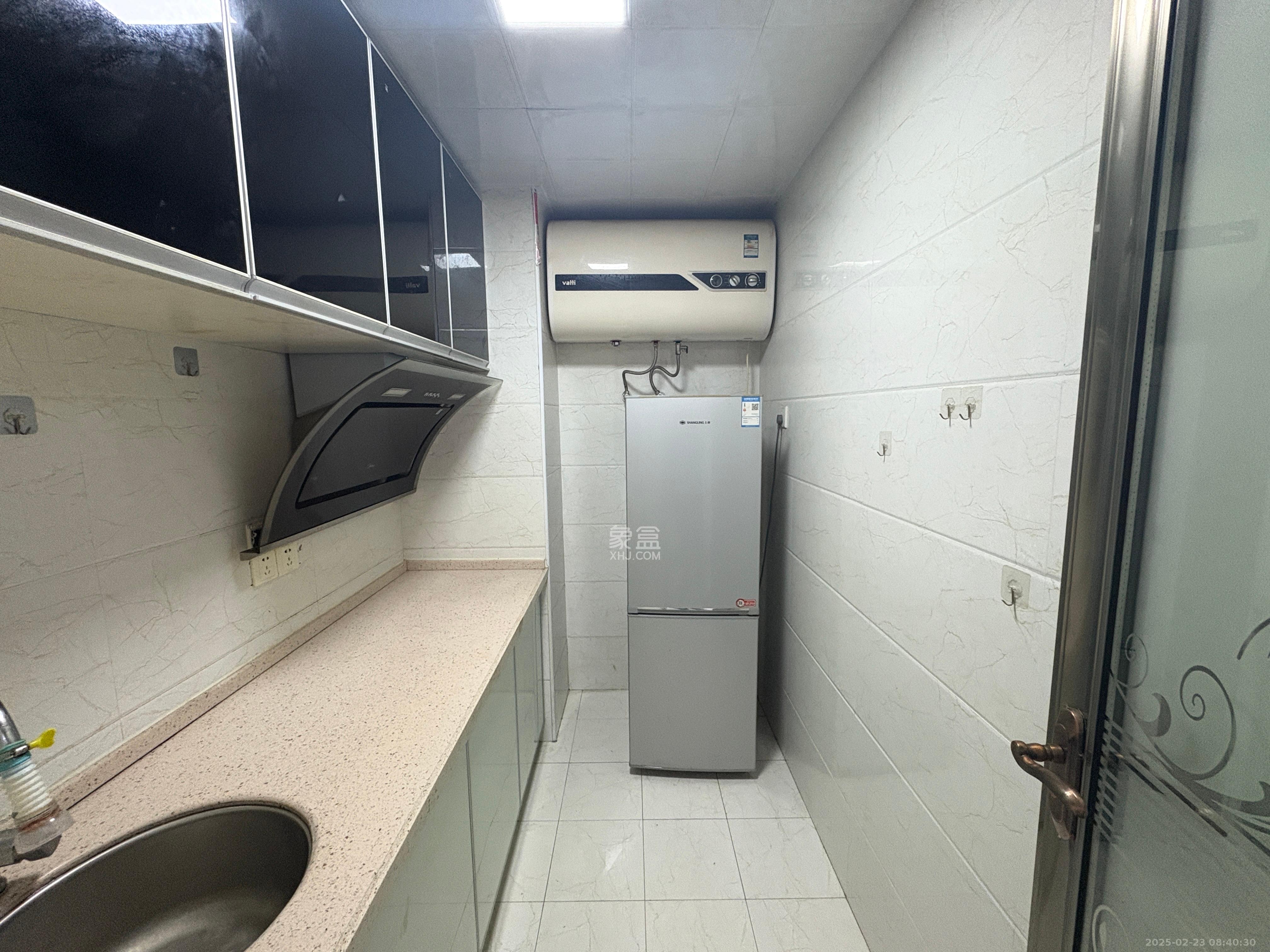 麓谷明珠  2室1厅1卫   2000.00元/月室内图