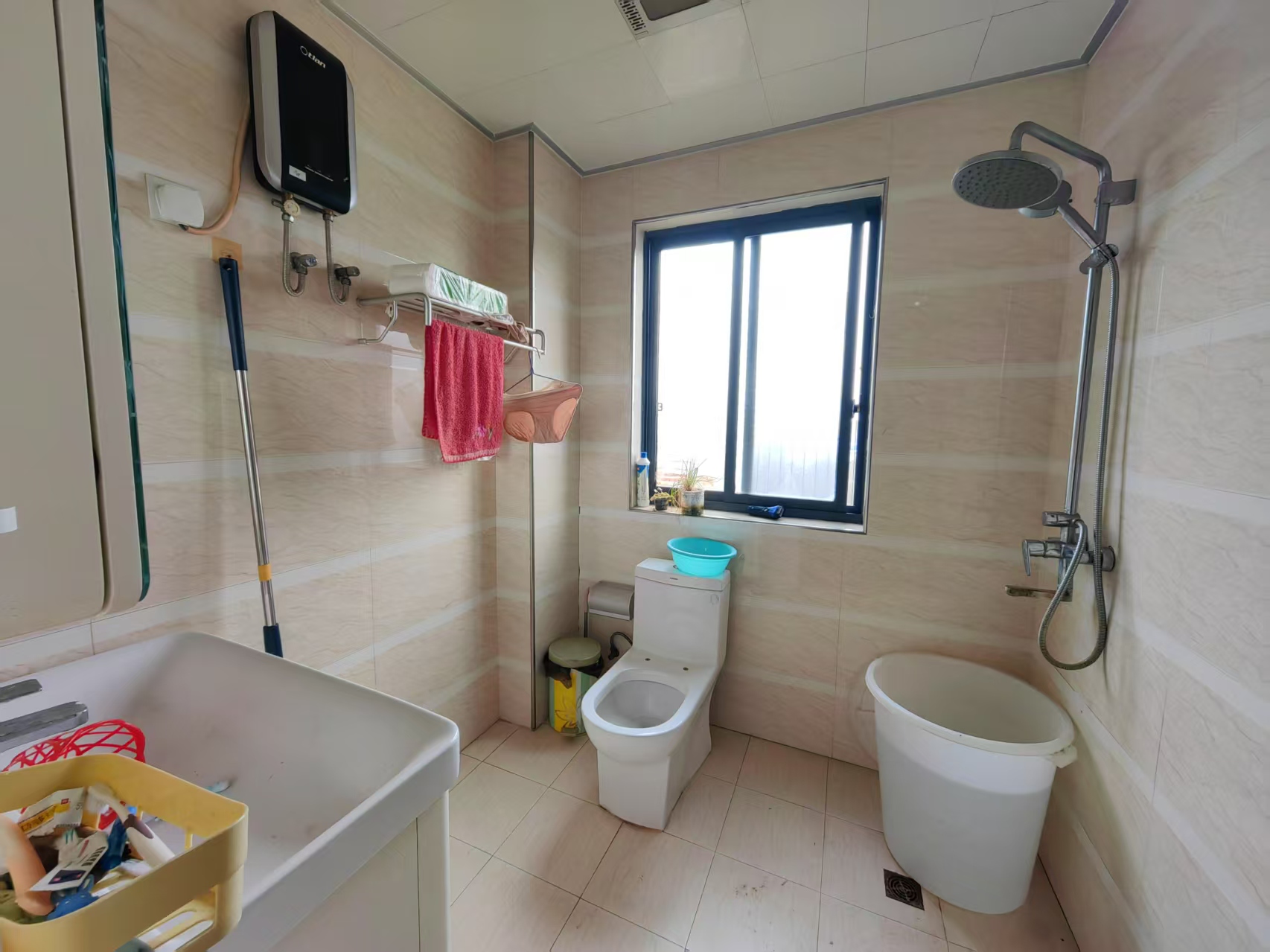 旺佳华府 3室2厅2卫 2080.0元/月 旺佳华府 3室2厅2卫 2080.0元/月室内图