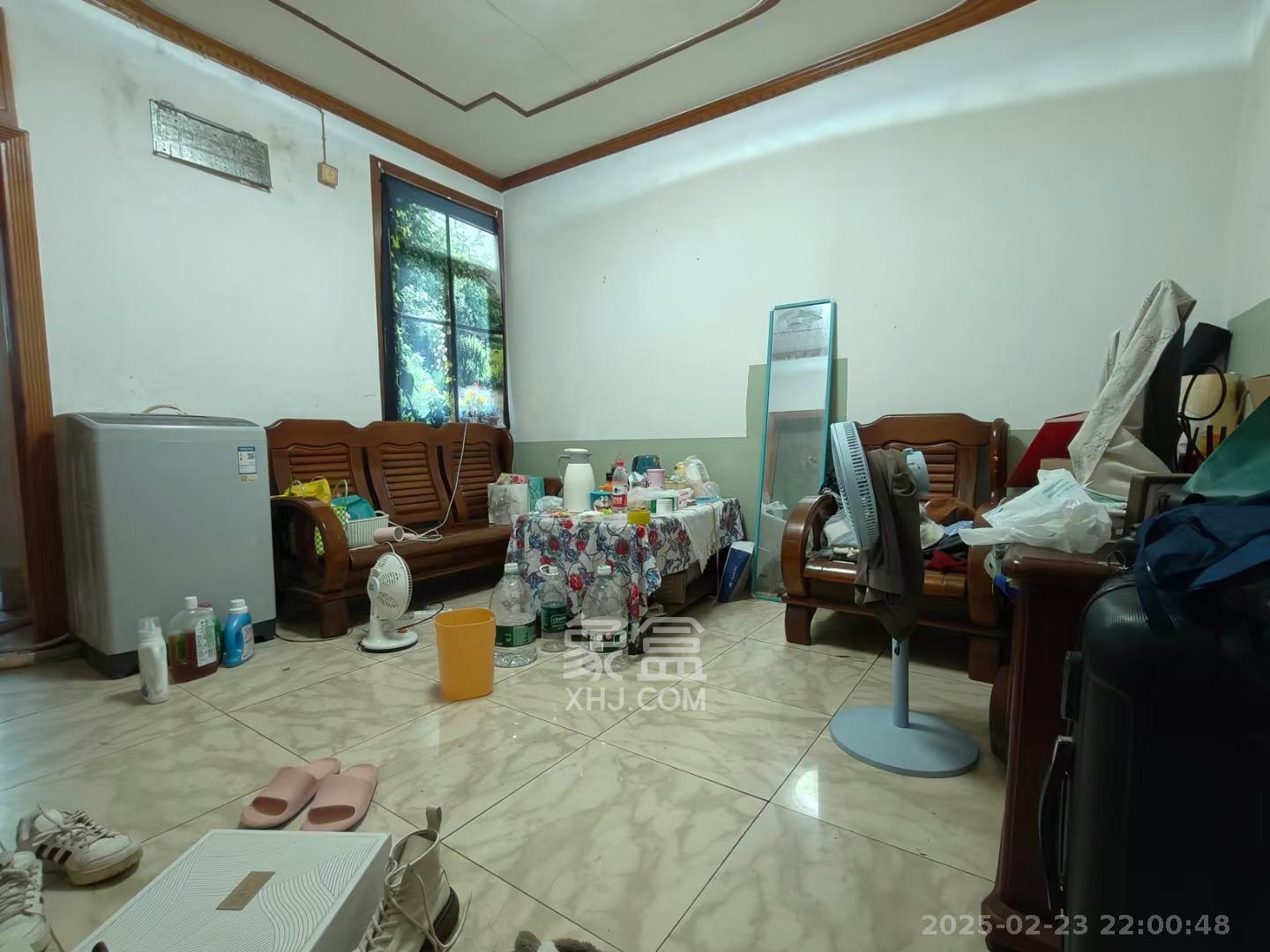 解放四村石子冲  1室1厅1卫    1200.0元/月 解放四村石子冲  1室1厅1卫    1200.0元/月室内图