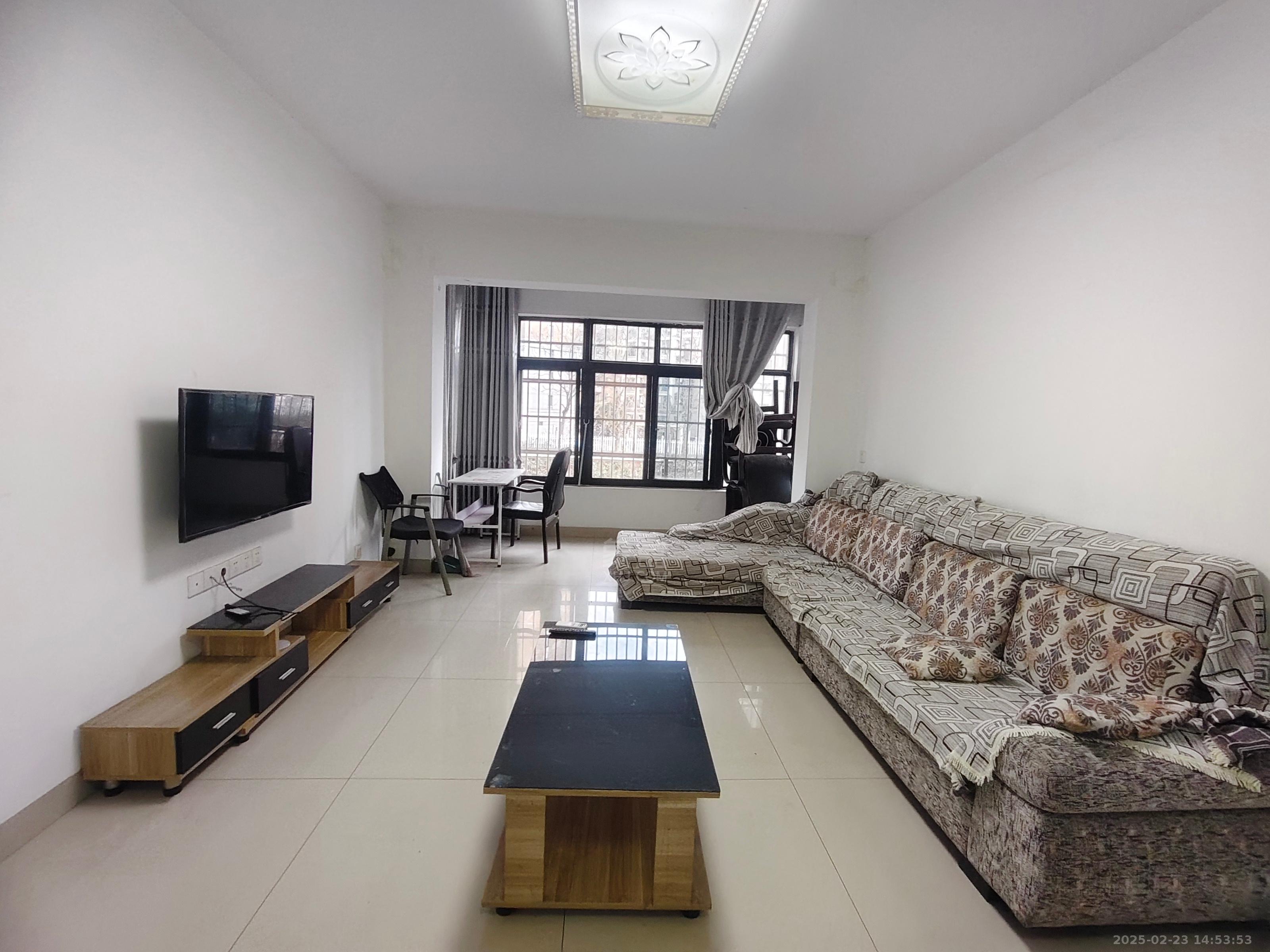 新塘家园安置小区 2室2厅1卫 1250.0元/月 新塘家园安置小区 2室2厅1卫 1250.0元/月室内图