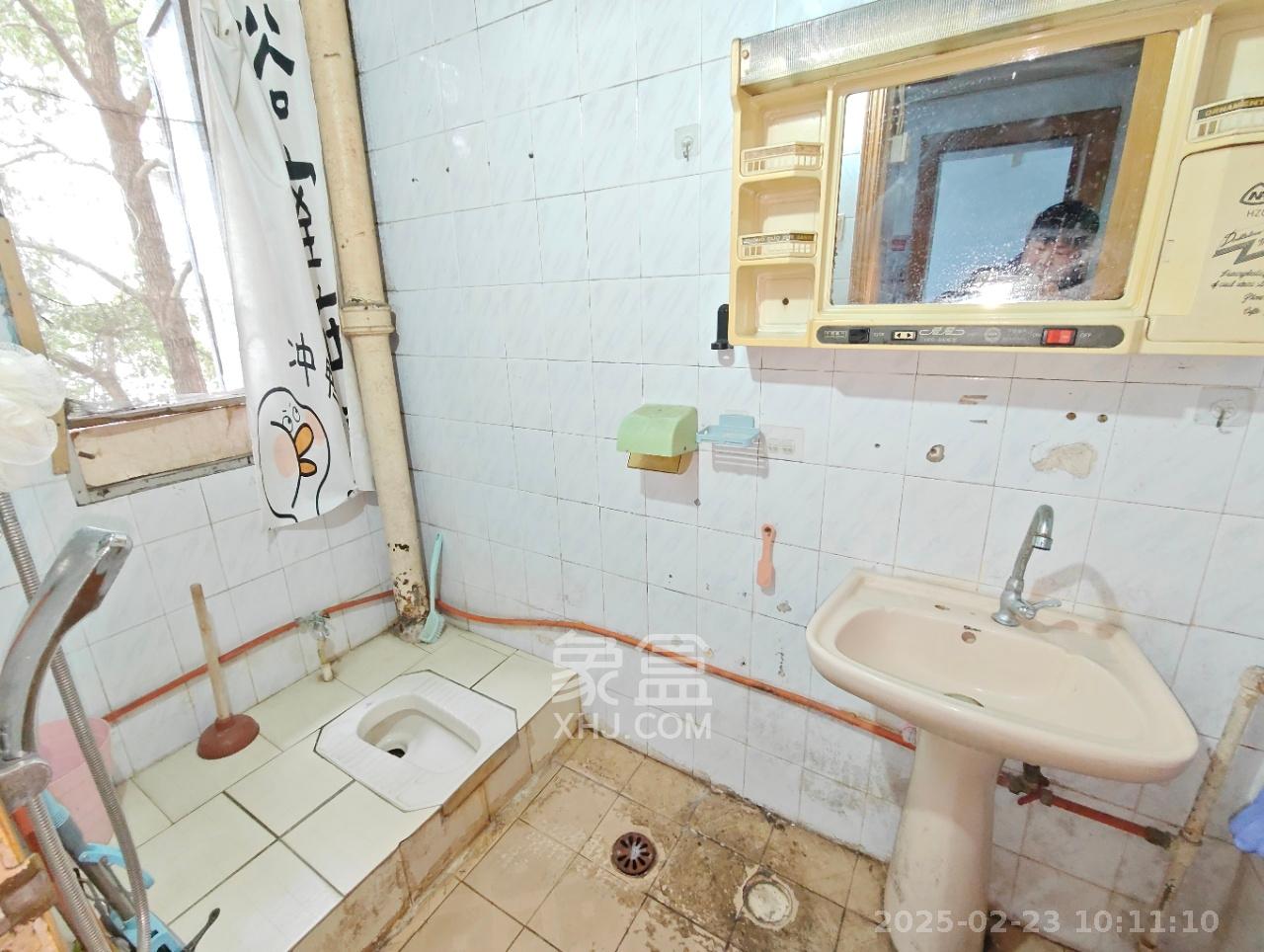 国庆新村  1室1厅1卫   1200.00元/月室内图