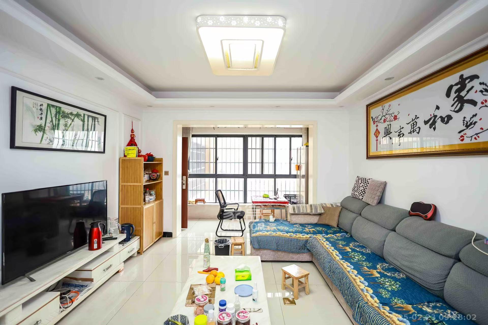 天麓尚层  4室2厅2卫    2700.0元/月室内图