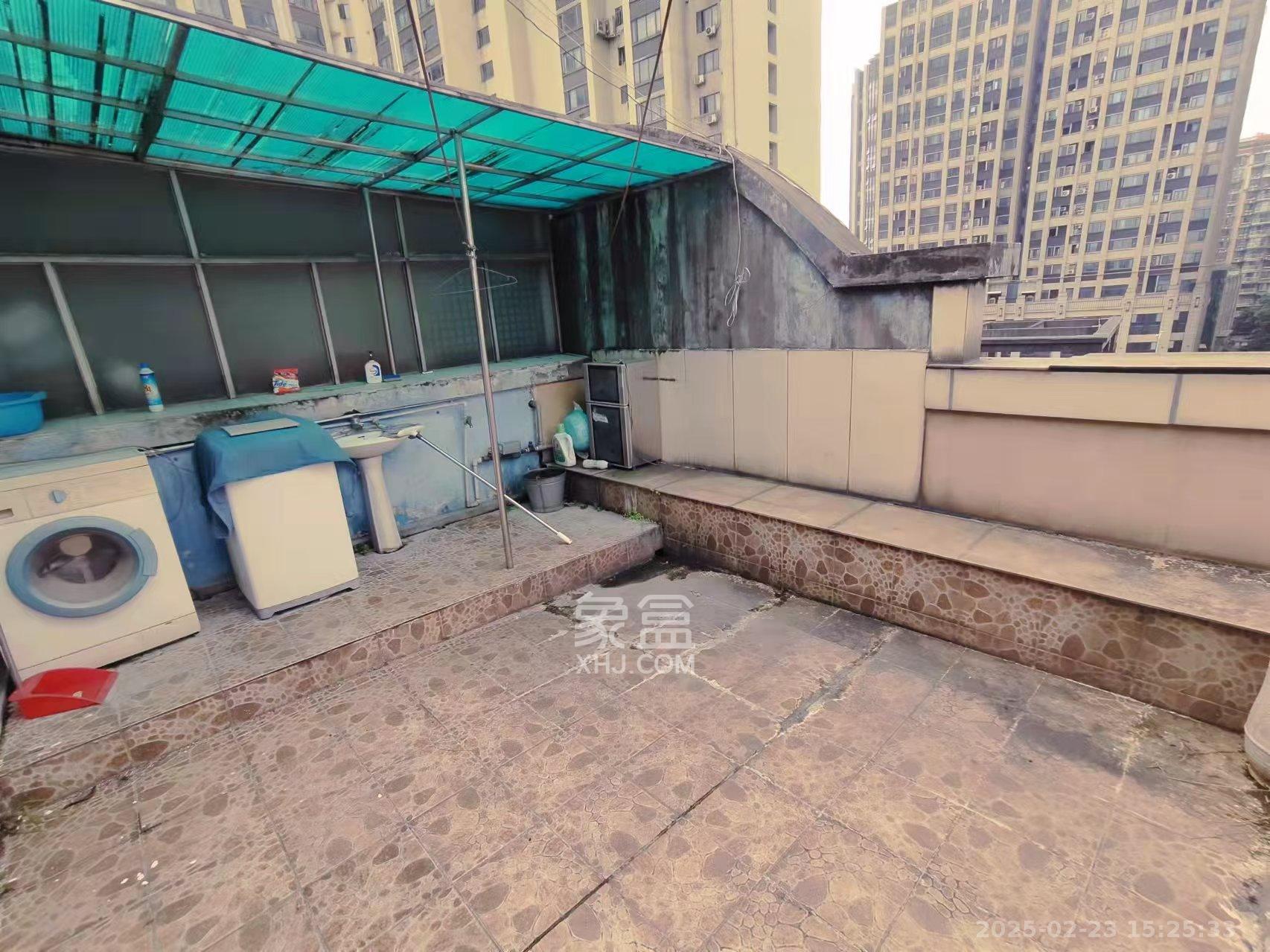 汇城花园  3室2厅2卫    2400.0元/月 汇城花园  3室2厅2卫    2400.0元/月室内图