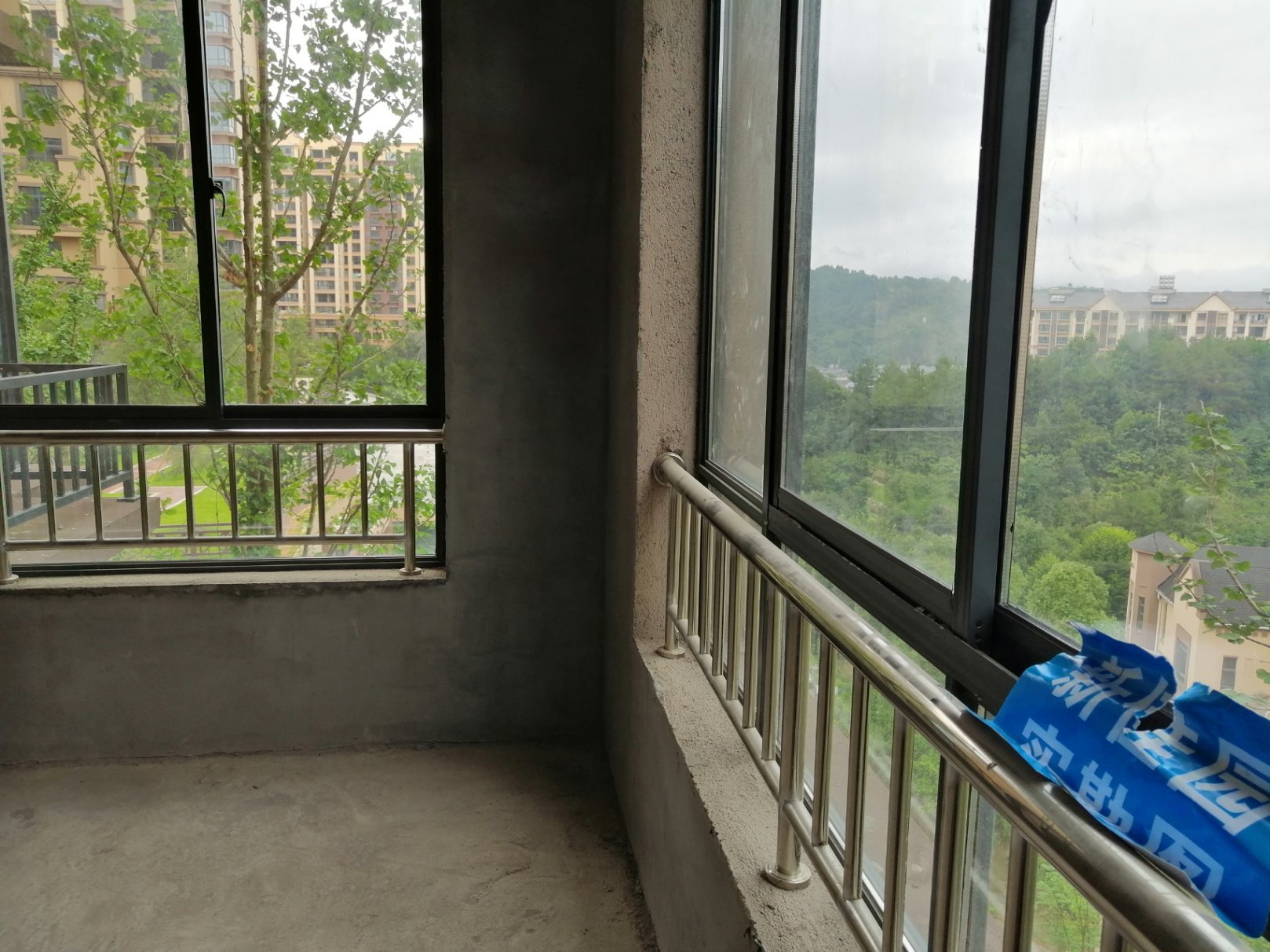 天门壹号  4室2厅2卫    118.0万 天门壹号  4室2厅2卫    118.0万客厅