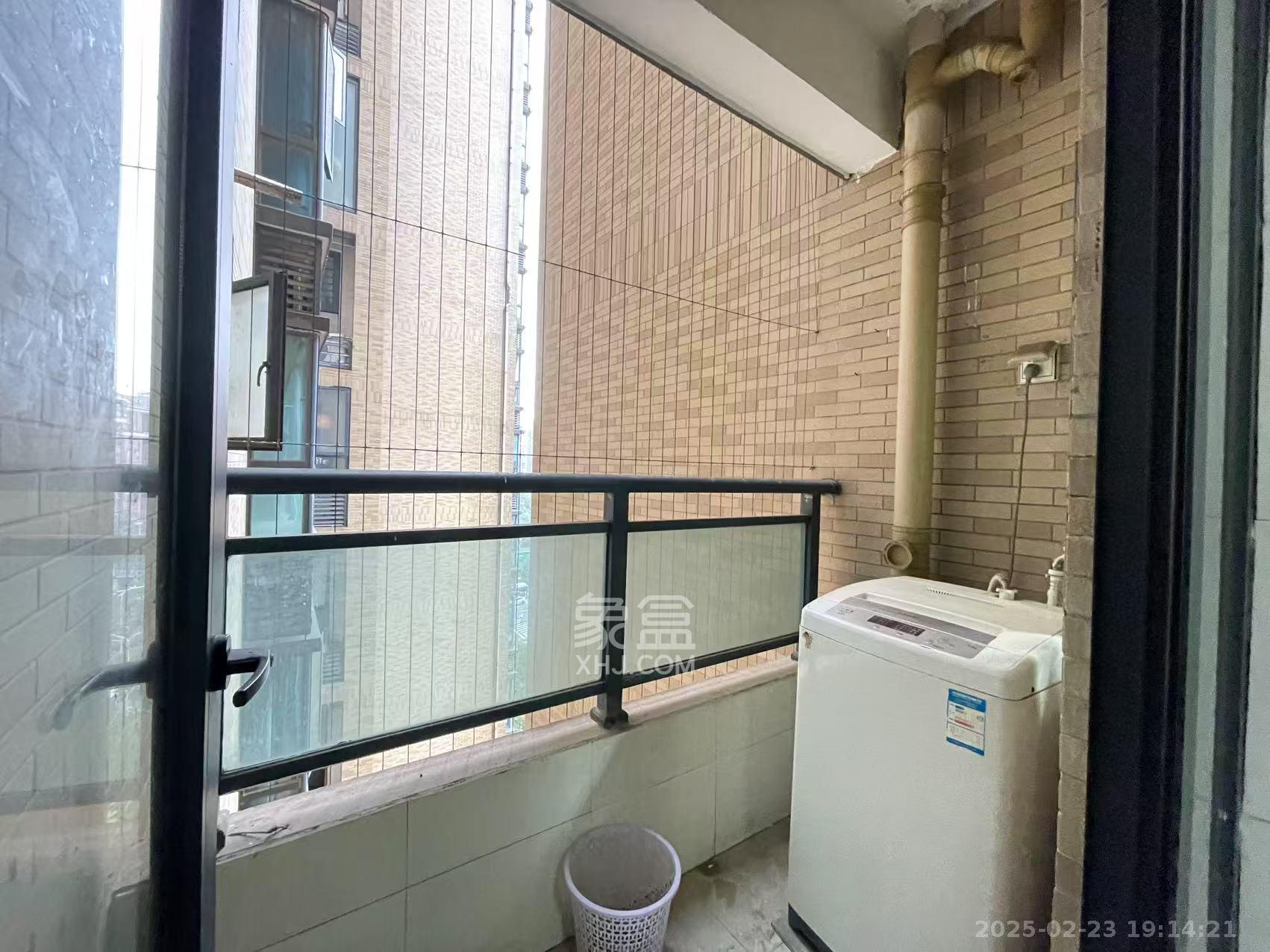 湘府9号  2室2厅1卫   2000.00元/月室内图