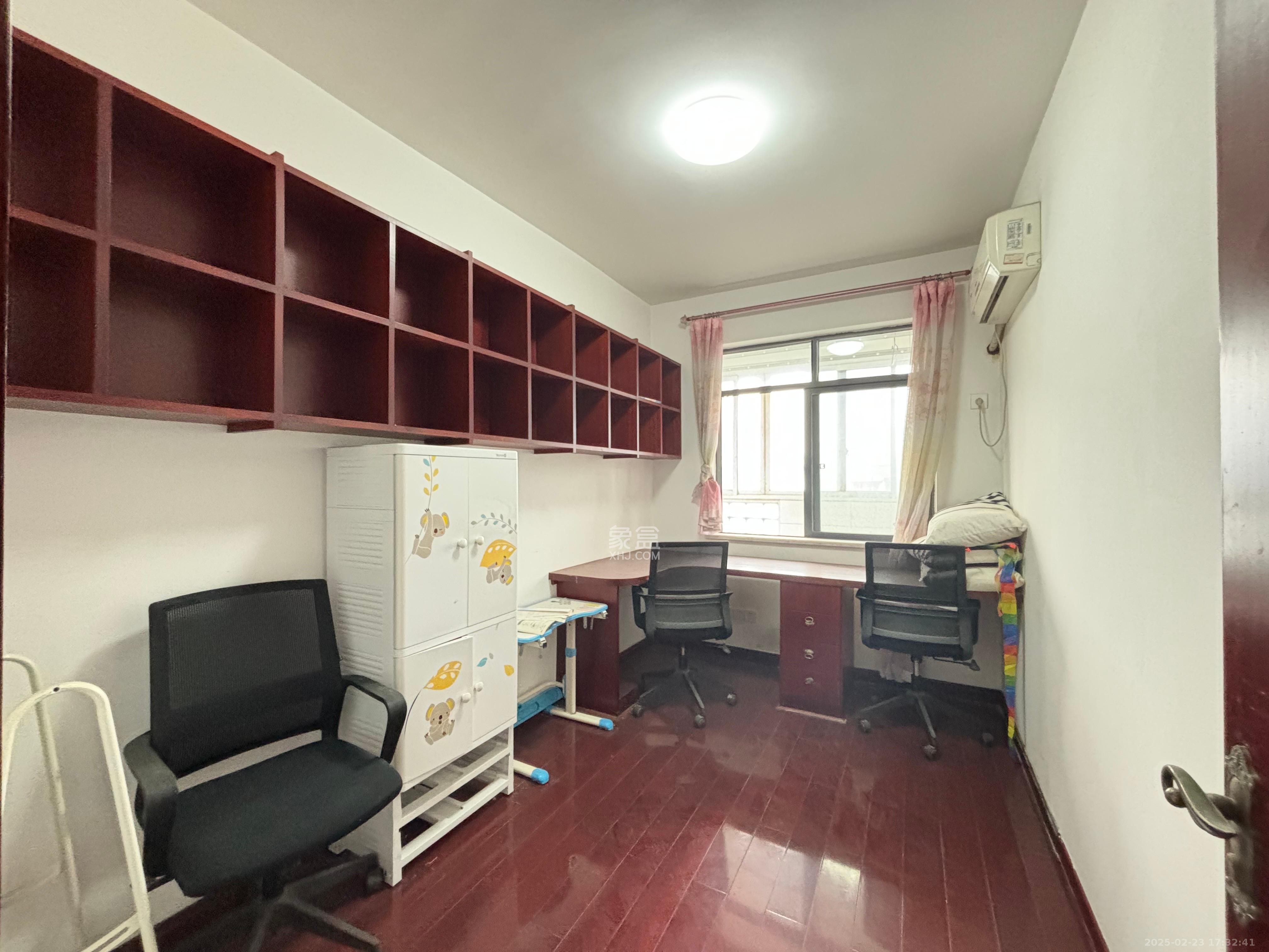 万煦园  3室2厅2卫    2500.0元/月室内图