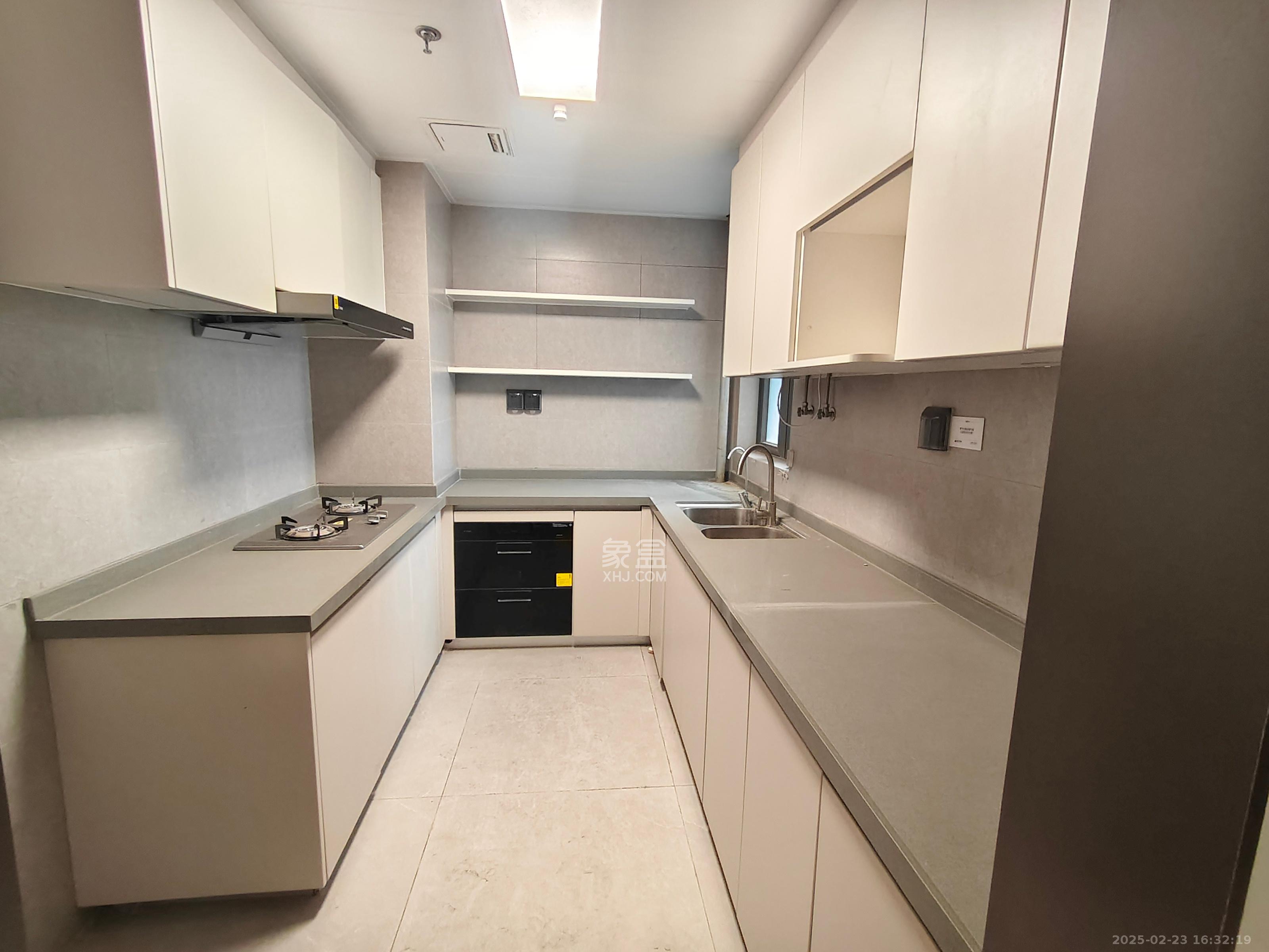 时代梅溪领峰  3室2厅1卫    3500.0元/月 时代梅溪领峰  3室2厅1卫    3500.0元/月室内图