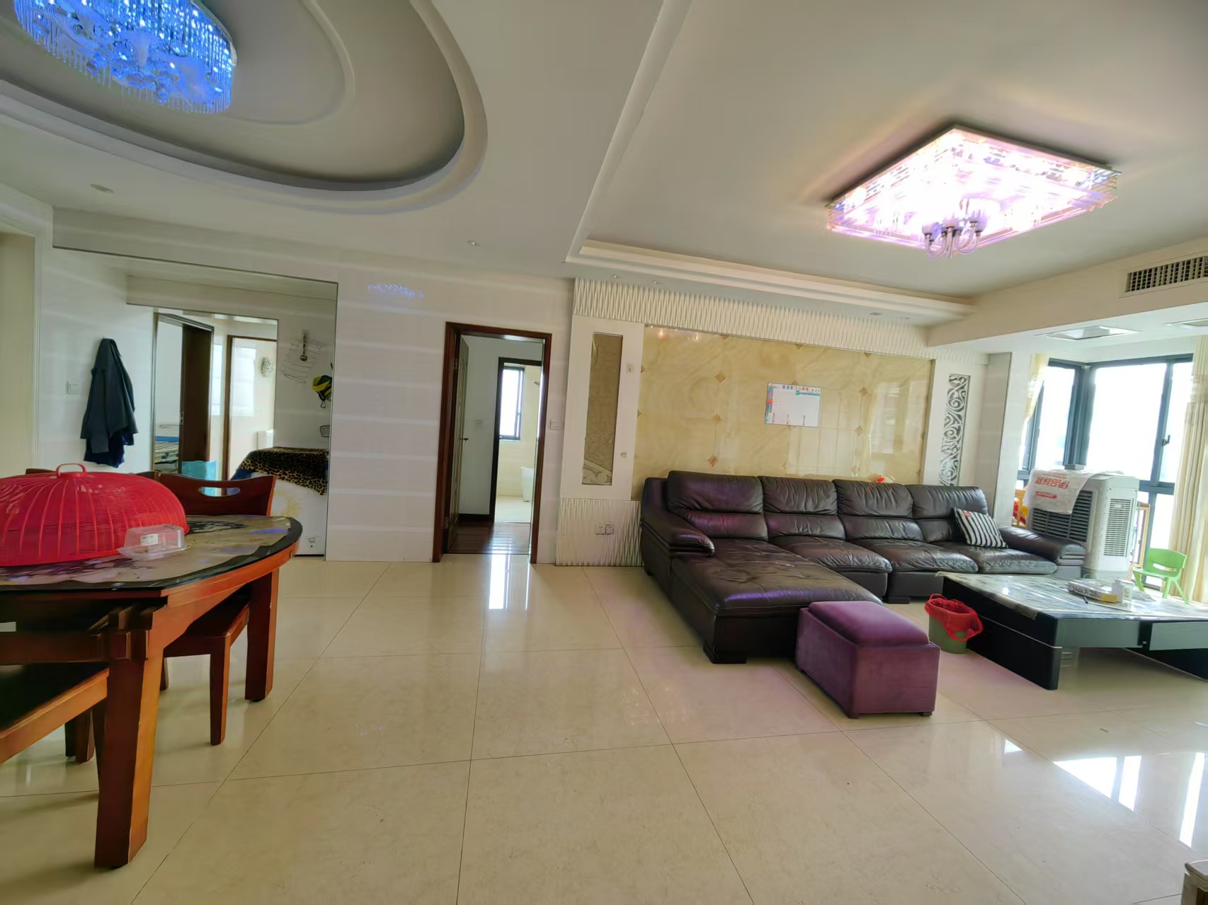 旺佳华府 3室2厅2卫 2080.0元/月 旺佳华府 3室2厅2卫 2080.0元/月室内图