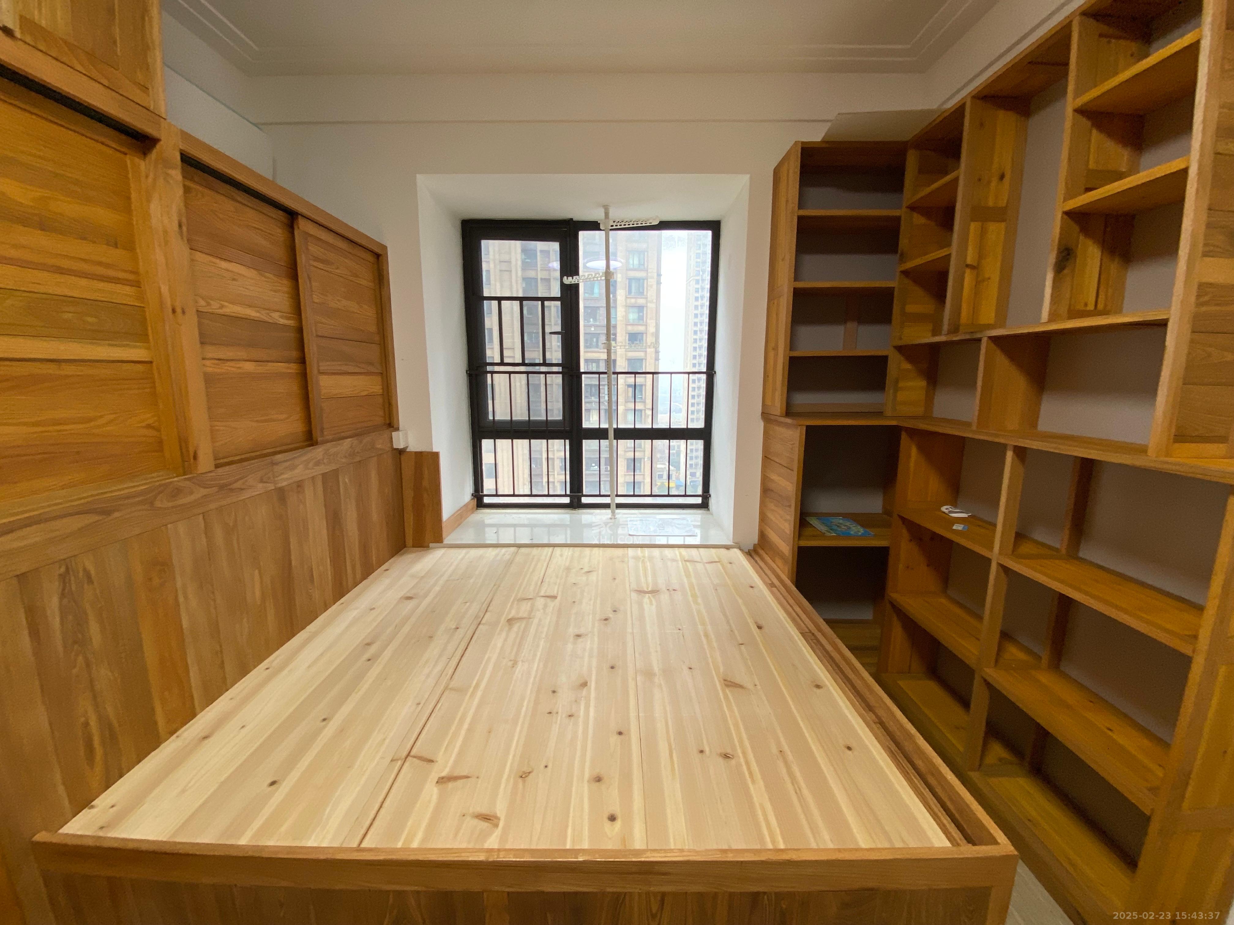 中海国际二期  1室1厅1卫    1300.0元/月 中海国际二期  1室1厅1卫    1300.0元/月室内图