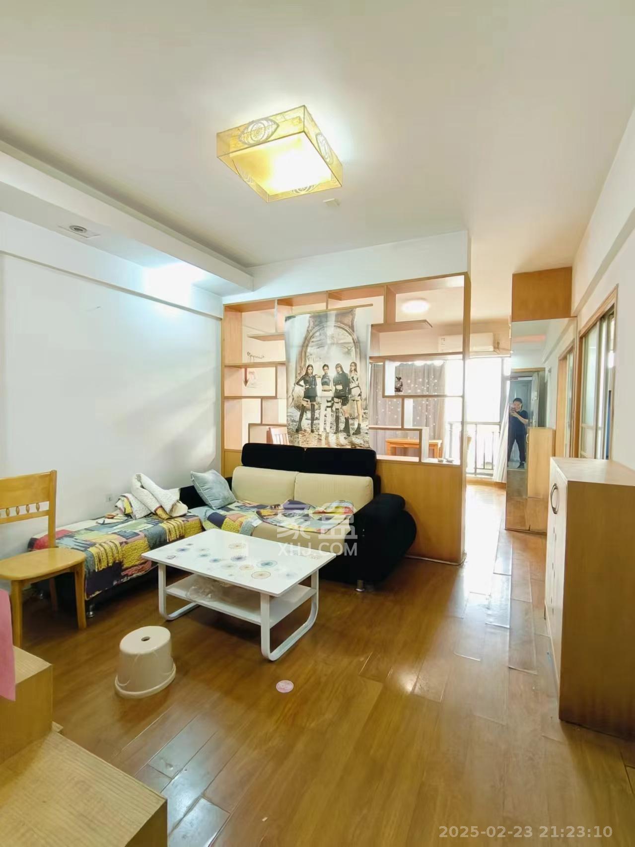 湘域中央  1室1厅1卫   2300.00元/月