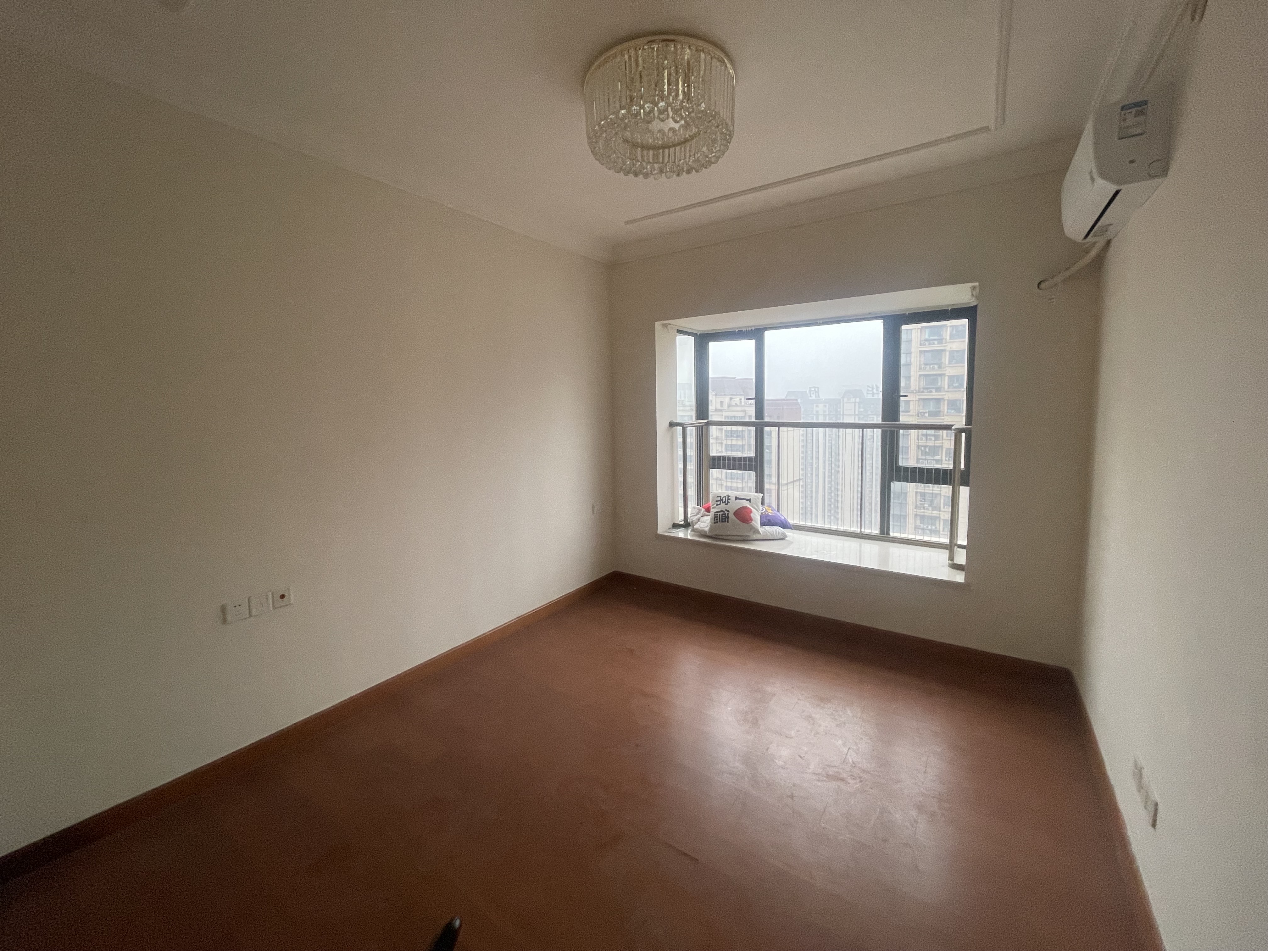 恒大华府 3室2厅1卫 1800.0元/月 恒大华府 3室2厅1卫 1800.0元/月室内图