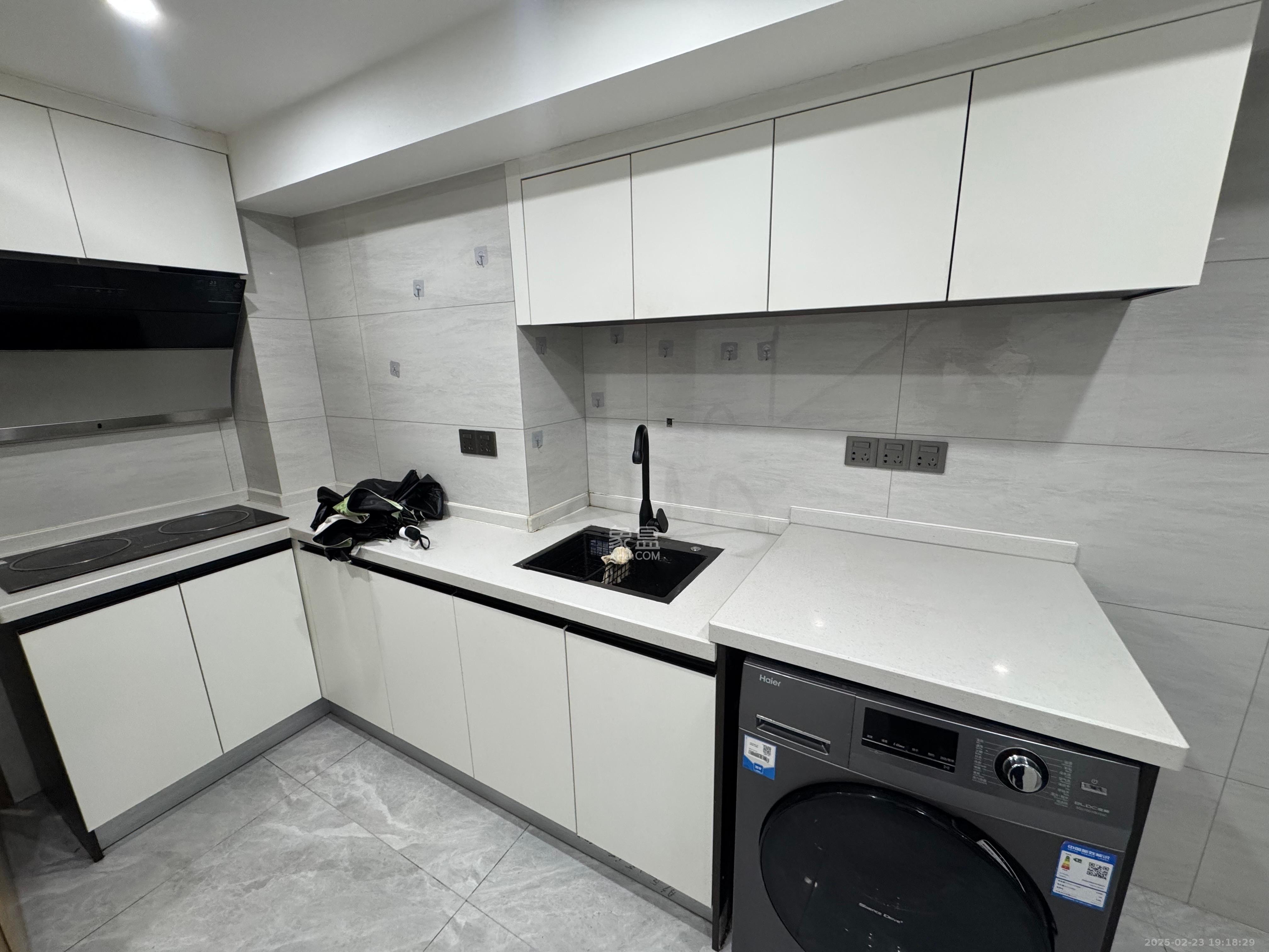 福晟翡翠湾  2室1厅1卫    2400.0元/月 福晟翡翠湾  2室1厅1卫    2400.0元/月室内图