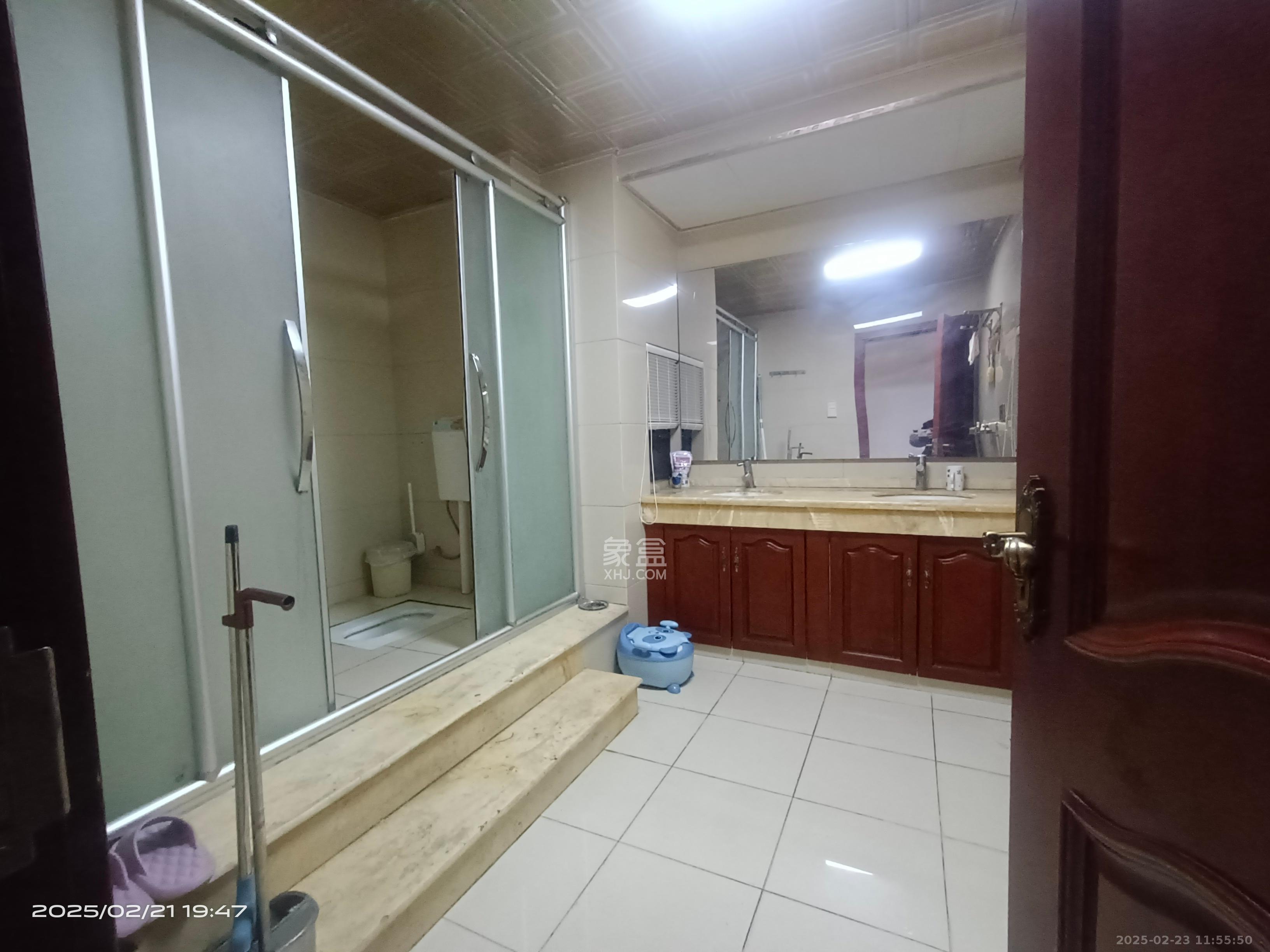 万科金域华府三四期 6室2厅3卫 7000.0元/月 万科金域华府三四期 6室2厅3卫 7000.0元/月室内图