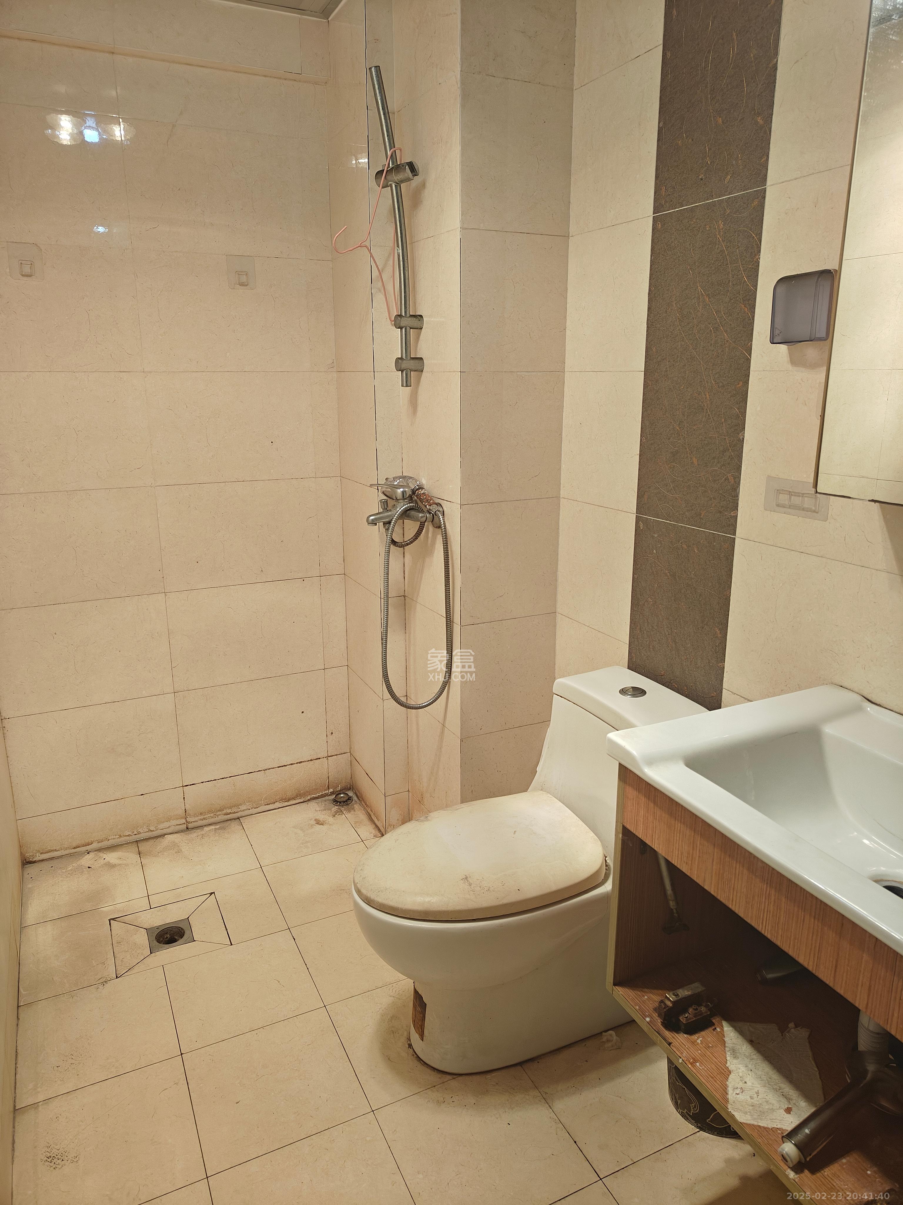 中信文化广场(中信新城二期) 2室1厅1卫 1500.0元/月 中信文化广场(中信新城二期) 2室1厅1卫 1500.0元/月室内图