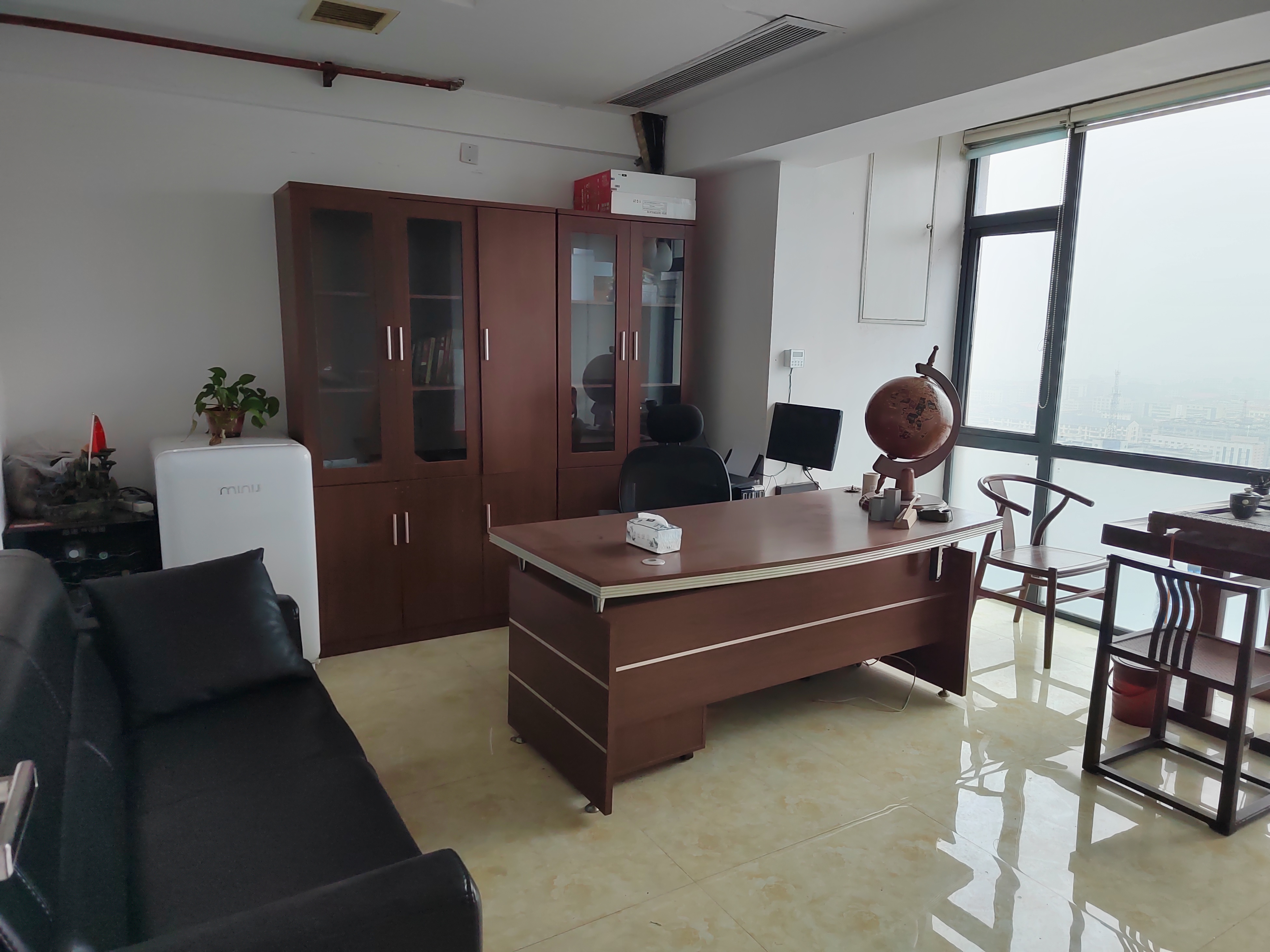 吉泰领寓 3室2厅1卫 4280.0元/月 吉泰领寓 3室2厅1卫 4280.0元/月室内图