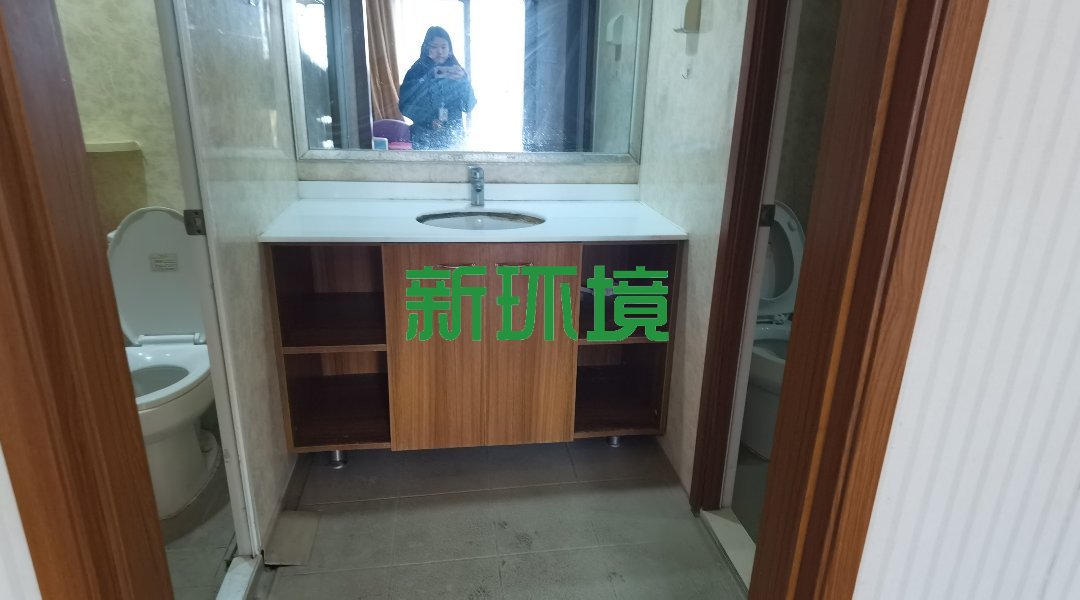 蓝色港湾  3室2厅2卫   48.00万客厅
