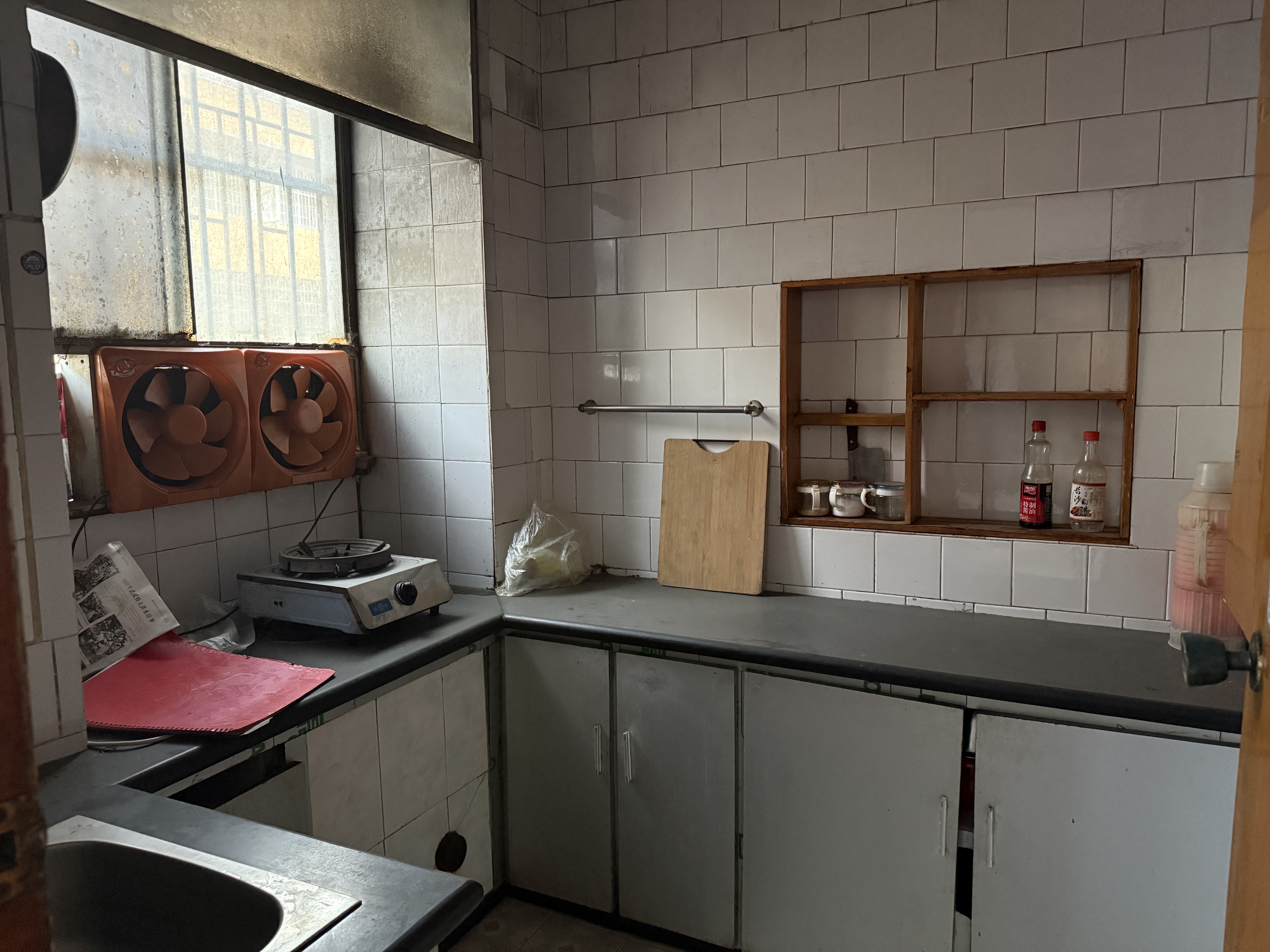 市发改委(二院)家属楼 3室2厅1卫 32.8万 市发改委(二院)家属楼 3室2厅1卫 32.8万客厅