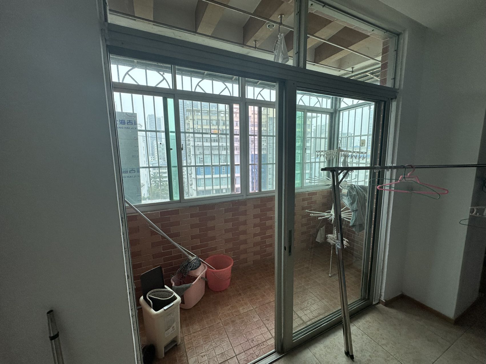 众和公寓  4室2厅2卫    160.0万 众和公寓  4室2厅2卫    160.0万室内图