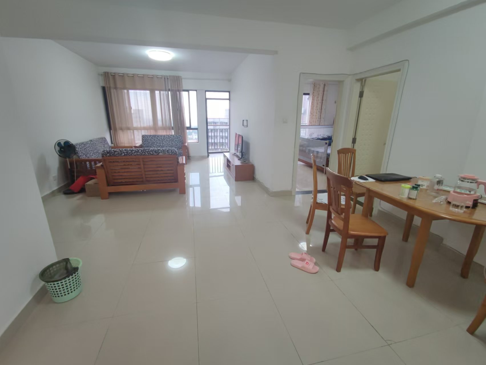 秀山观海苑  2室2厅1卫    130.0万 秀山观海苑  2室2厅1卫    130.0万室内图