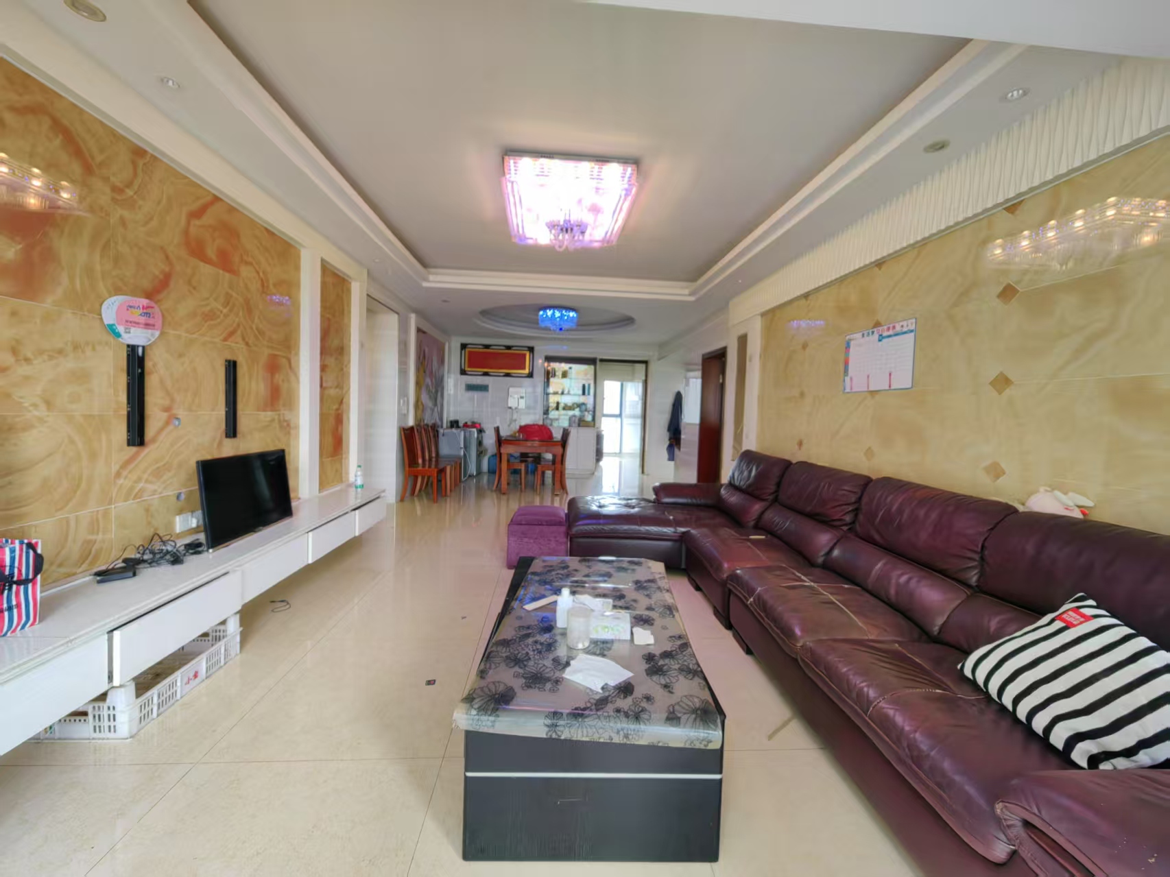 旺佳华府 3室2厅2卫 2080.0元/月 旺佳华府 3室2厅2卫 2080.0元/月室内图