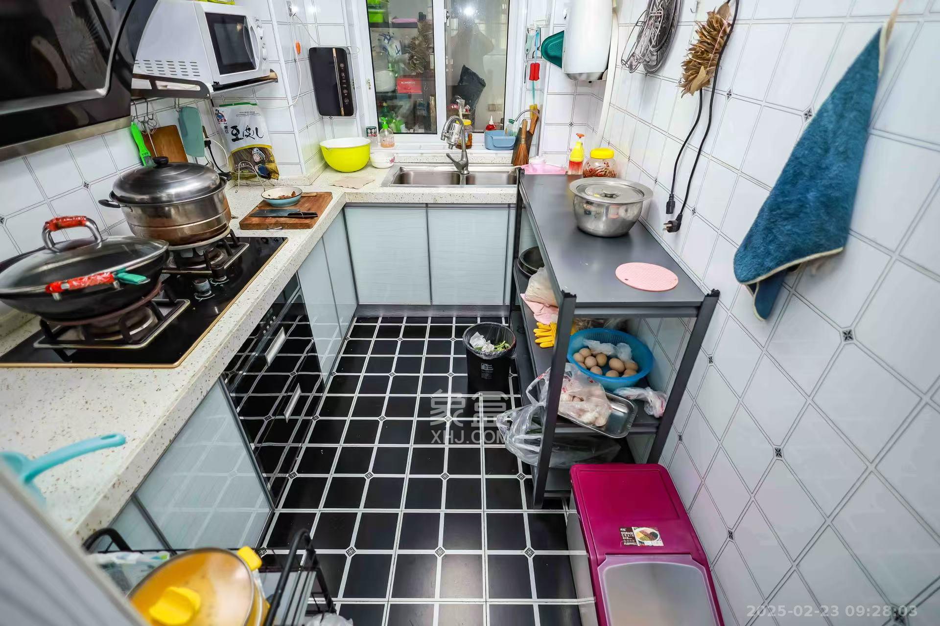 天麓尚层  4室2厅2卫    2700.0元/月室内图