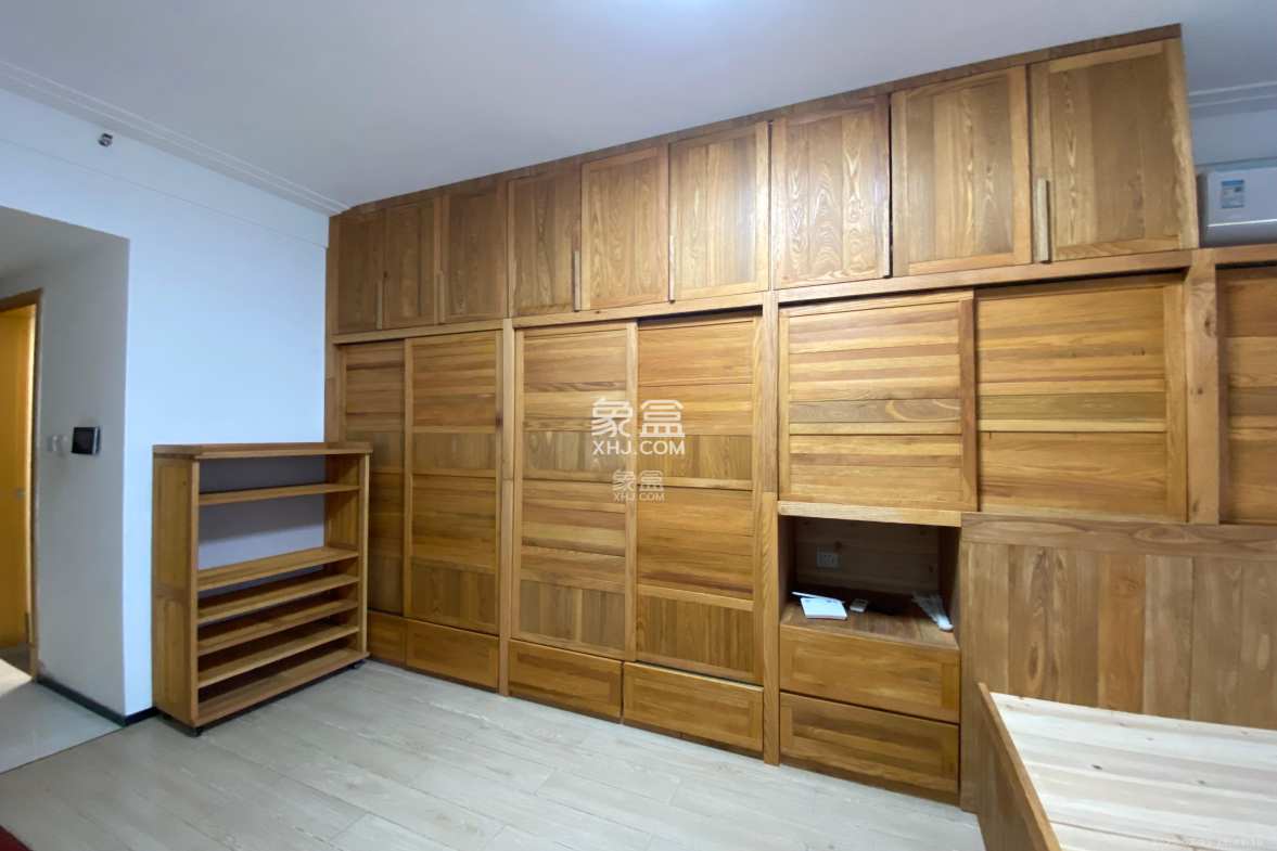 中海国际二期  1室1厅1卫    1300.0元/月 中海国际二期  1室1厅1卫    1300.0元/月室内图