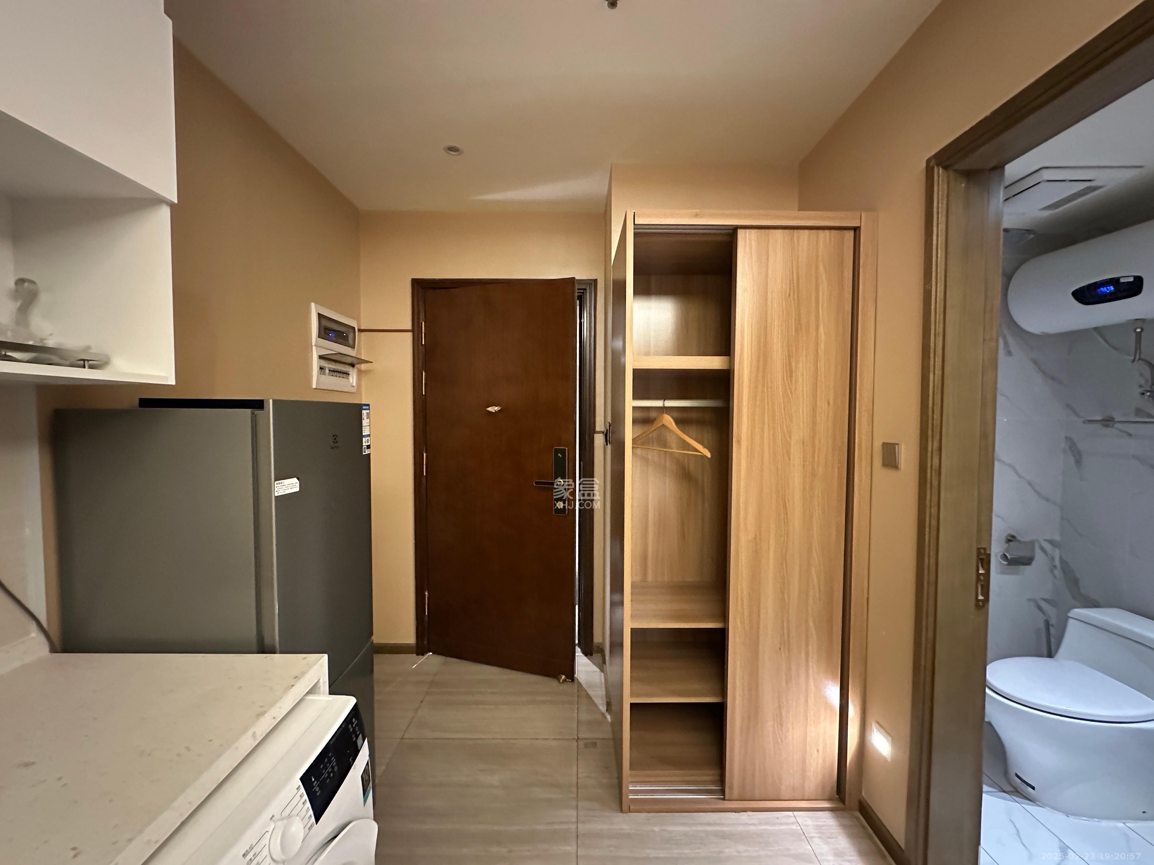 恒大誉府(融誉商业中心) 1室1厅1卫 1650.0元/月 恒大誉府(融誉商业中心) 1室1厅1卫 1650.0元/月室内图