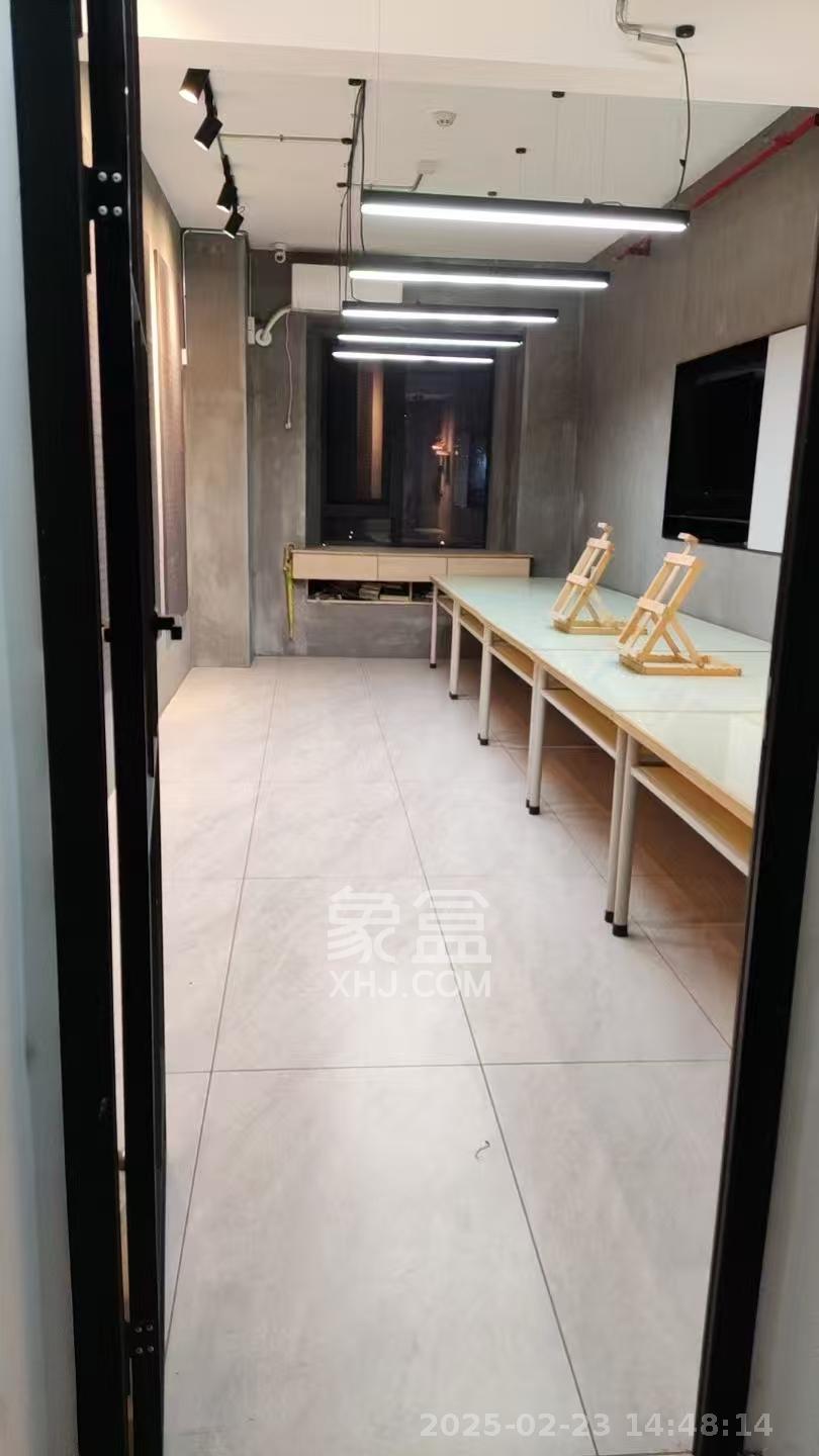 保利麓谷林语I区 1室0厅0卫 1600.0元/月 保利麓谷林语I区 1室0厅0卫 1600.0元/月室内图