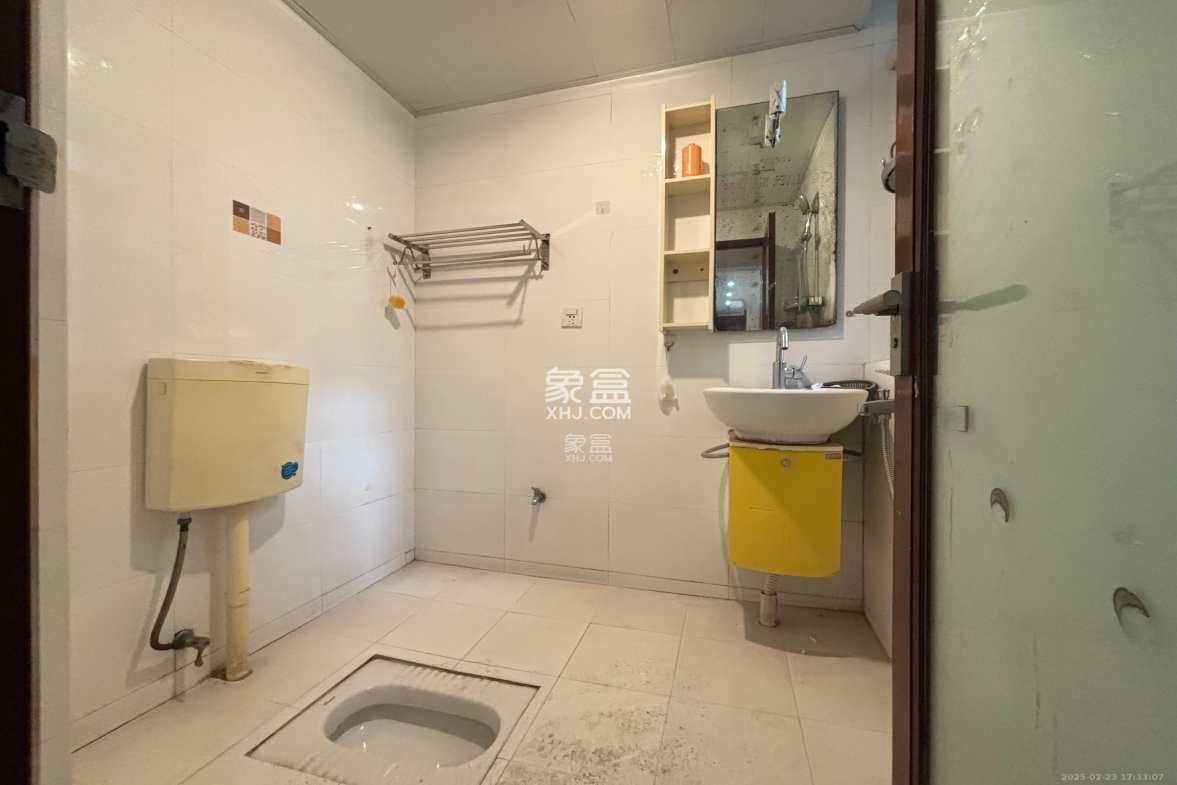 万煦园 3室2厅2卫 2500.0元/月 万煦园 3室2厅2卫 2500.0元/月室内图