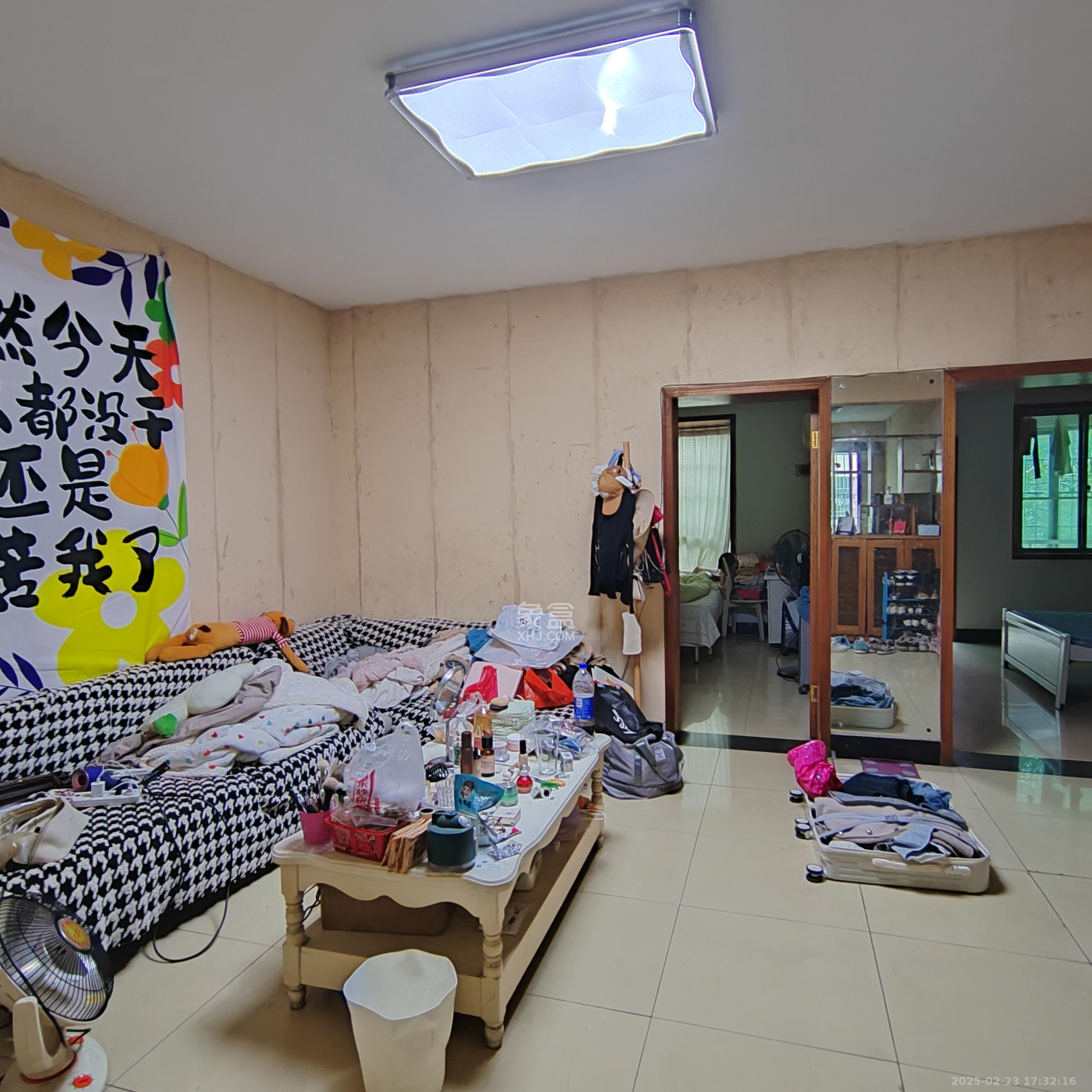 中南汽车世界 2室2厅1卫 1250.0元/月 中南汽车世界 2室2厅1卫 1250.0元/月室内图