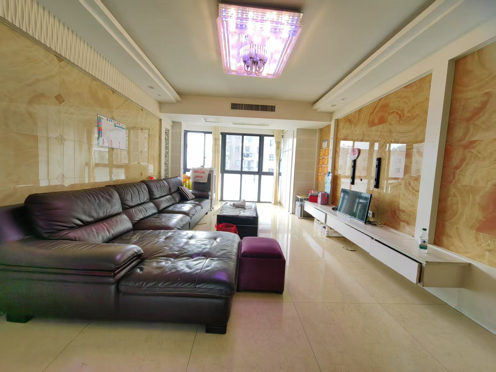 旺佳华府 3室2厅2卫 2080.0元/月 旺佳华府 3室2厅2卫 2080.0元/月室内图