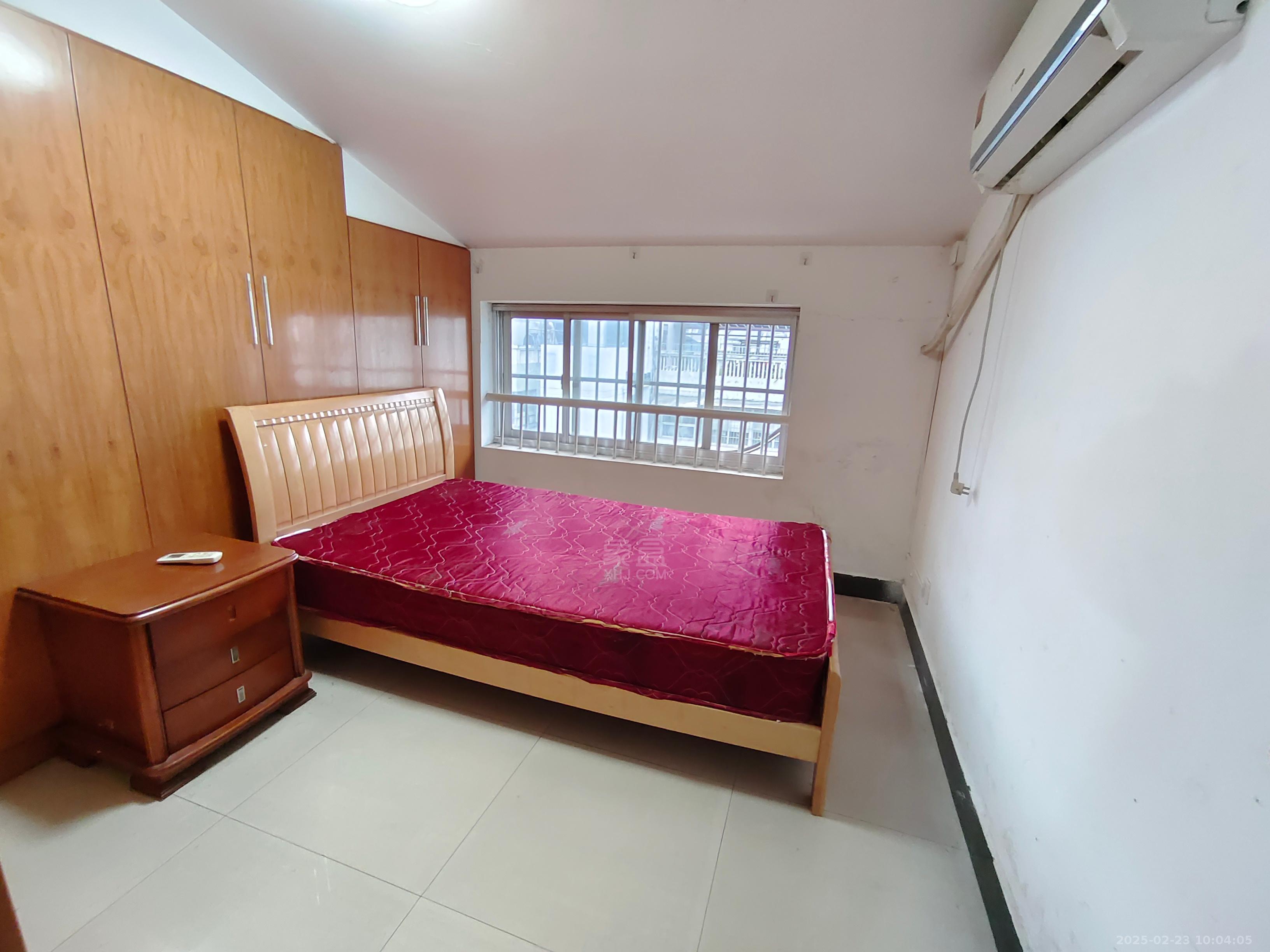 嵩源小区 5室2厅2卫 1800.0元/月 嵩源小区 5室2厅2卫 1800.0元/月室内图