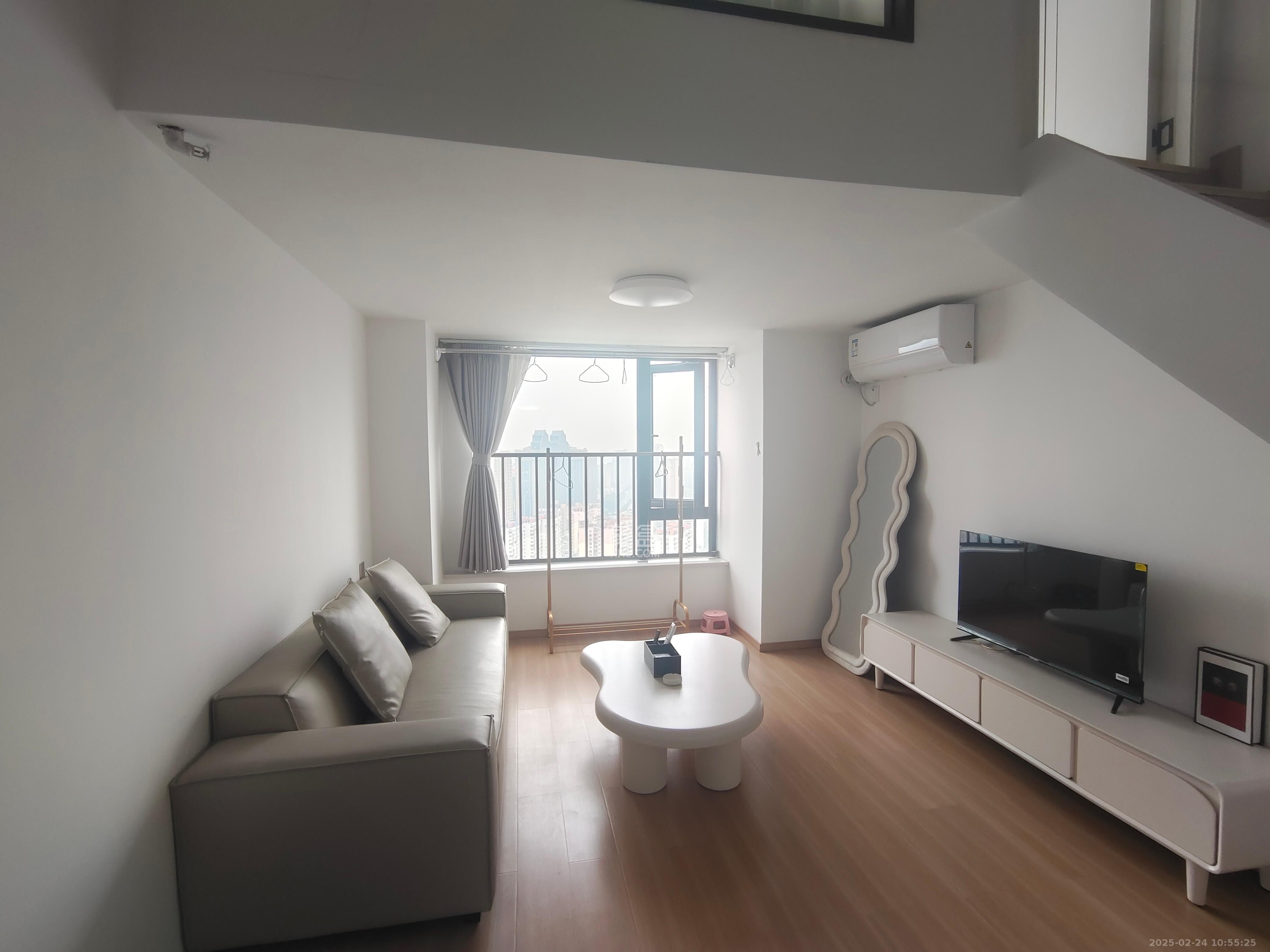 越秀悦湖台  1室1厅1卫    2600.0元/月 越秀悦湖台  1室1厅1卫    2600.0元/月室内图