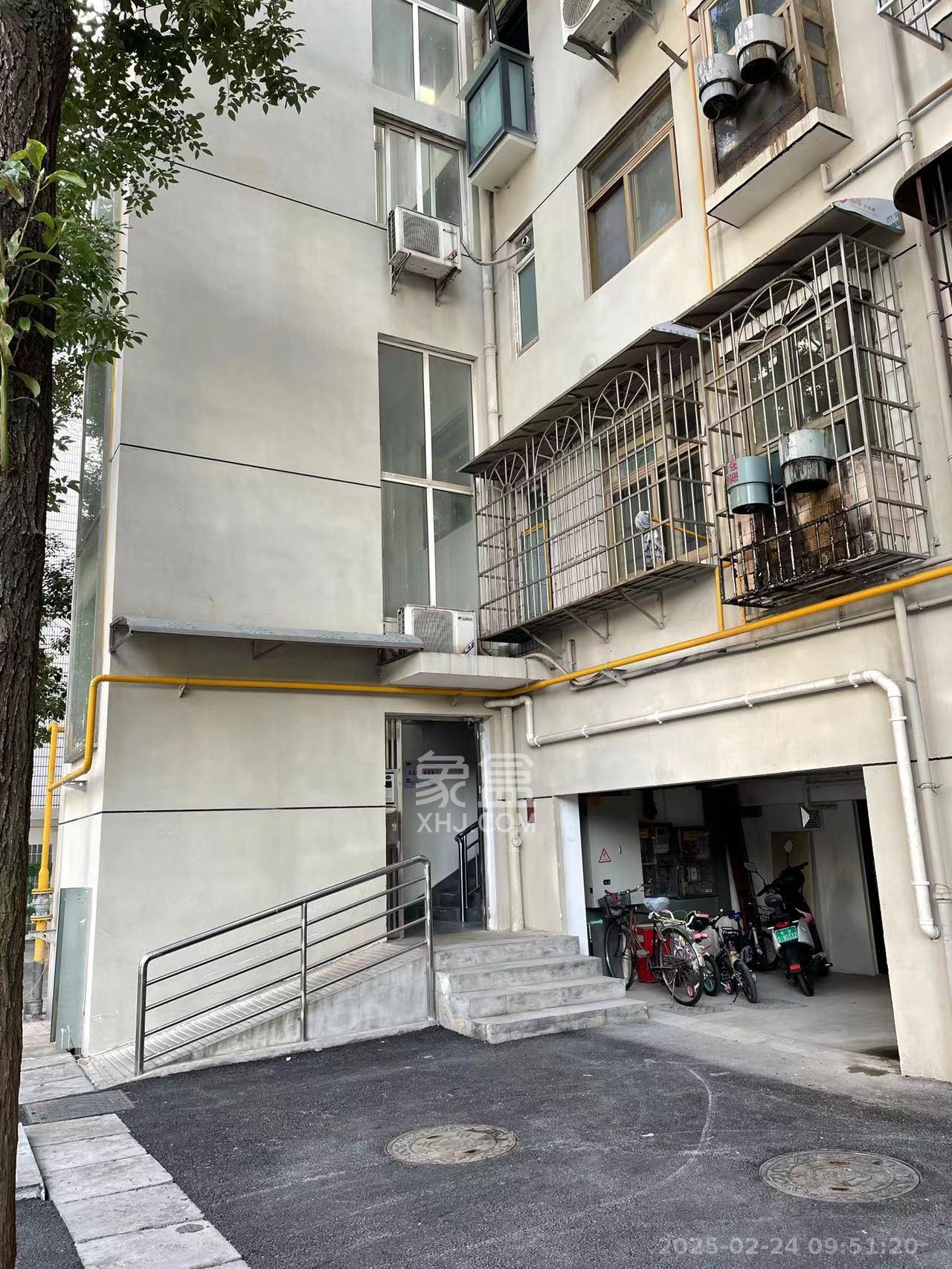 湖南省警衛(wèi)局宿舍  2室2廳1衛(wèi)   2300.00元/月室內(nèi)圖