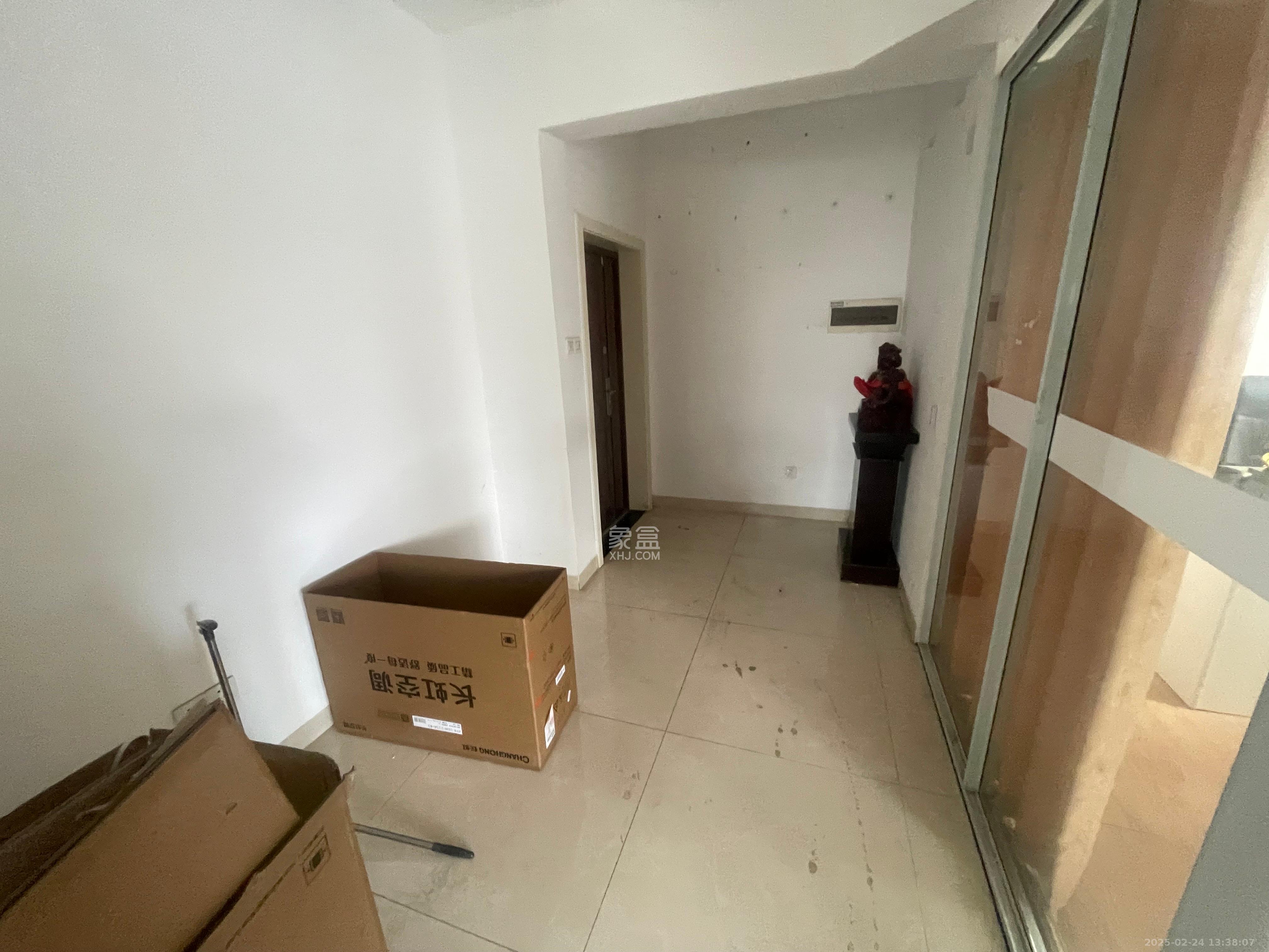 兴威帕克水岸  1室2厅1卫    2500.0元/月 兴威帕克水岸  1室2厅1卫    2500.0元/月室内图