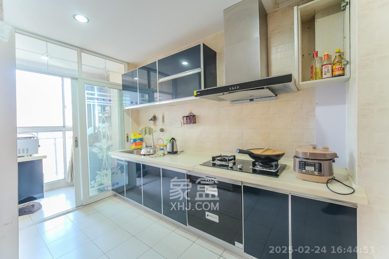 红树湾 3室2厅2卫 2300.0元/月 红树湾 3室2厅2卫 2300.0元/月室内图