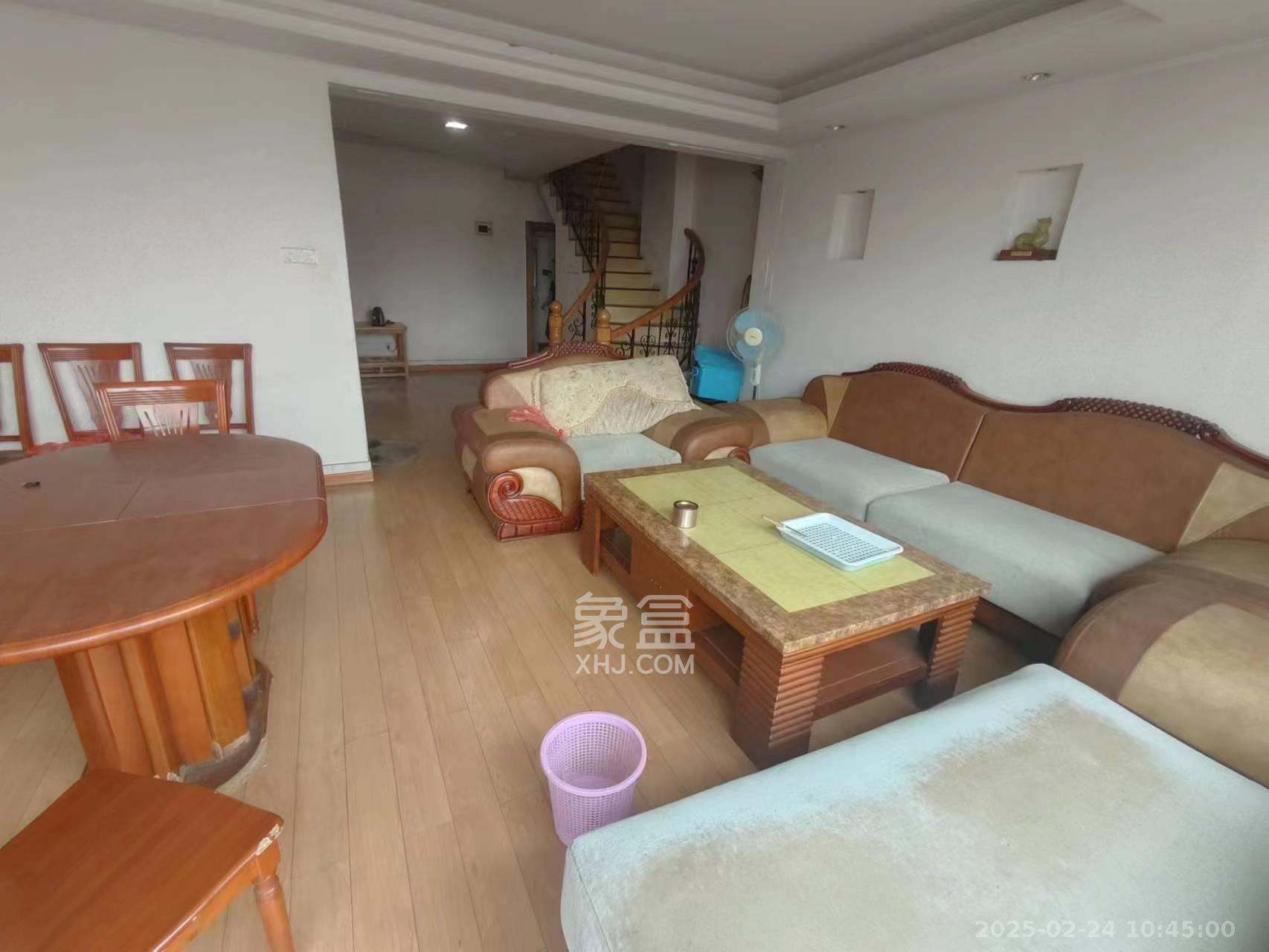 中国人民财产股份公司宿舍(人民保险公司宿舍) 3室2厅2卫 2100.0元/月 中国人民财产股份公司宿舍(人民保险公司宿舍) 3室2厅2卫 2100.0元/月室内图