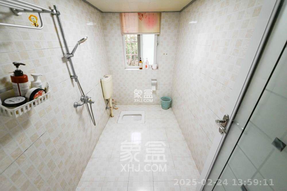 山水庭院 3室2厅2卫 2400.0元/月 山水庭院 3室2厅2卫 2400.0元/月室内图