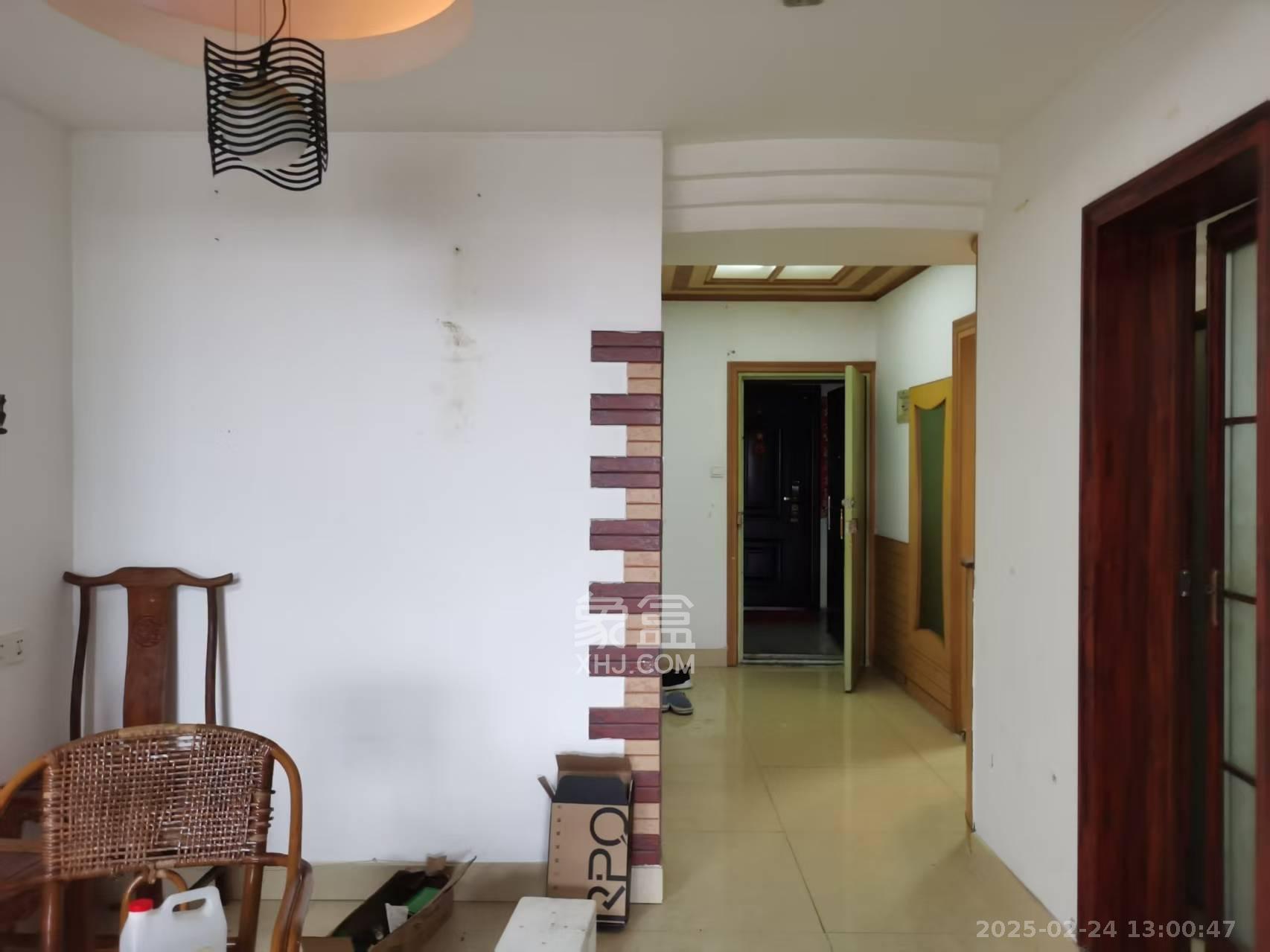 新富城 3室2厅1卫 2800.0元/月 新富城 3室2厅1卫 2800.0元/月室内图