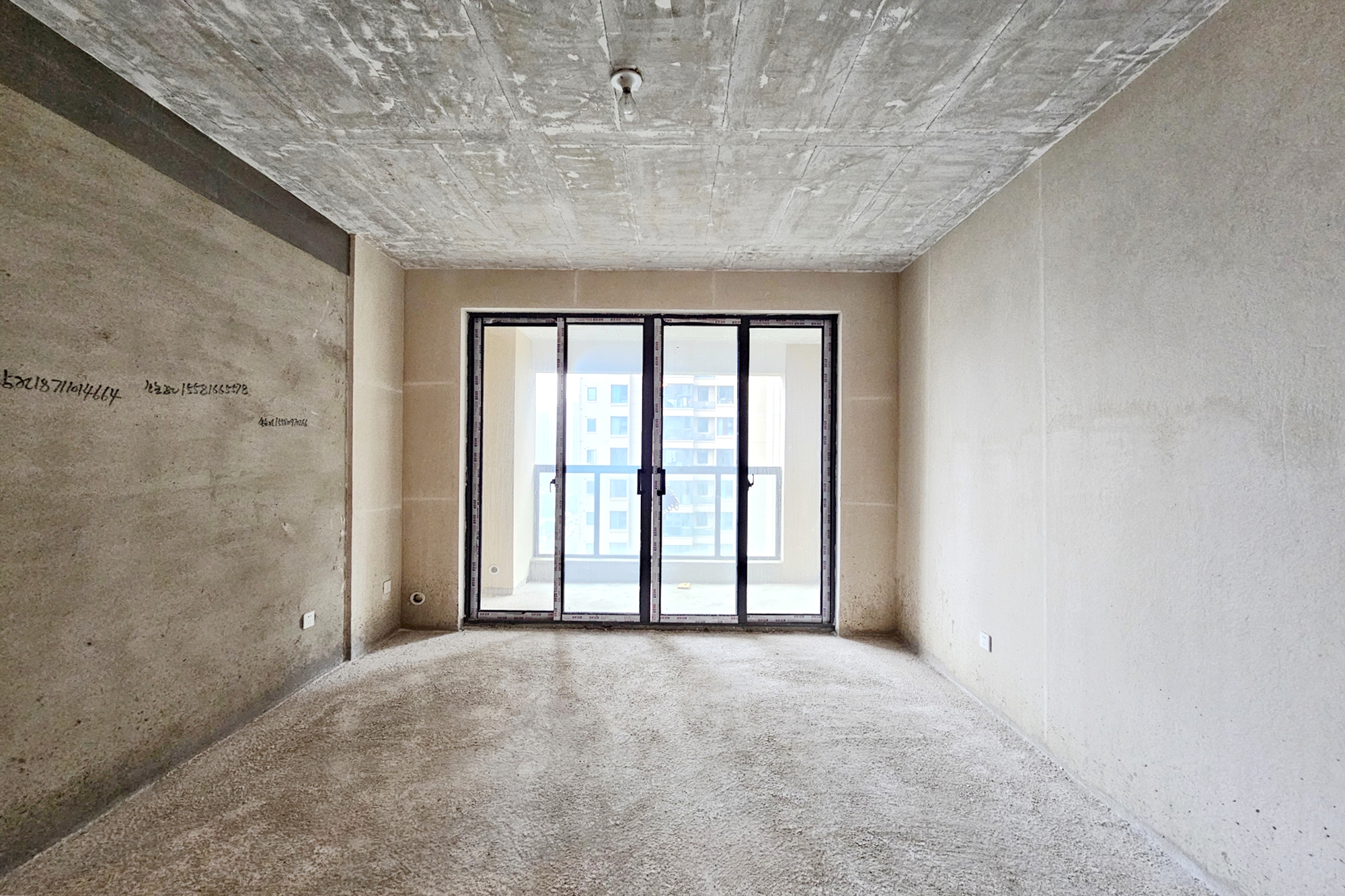 长房东旭国际  3室2厅2卫    98.0万 长房东旭国际  3室2厅2卫    98.0万客厅