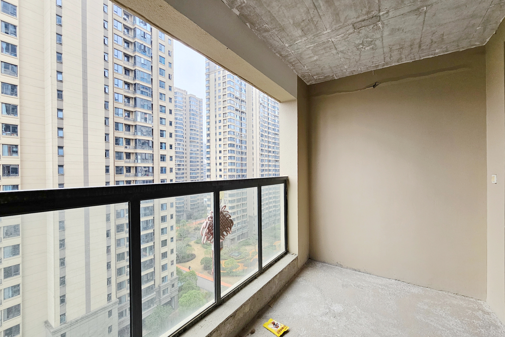 长房东旭国际  3室2厅2卫    98.0万 长房东旭国际  3室2厅2卫    98.0万阳台