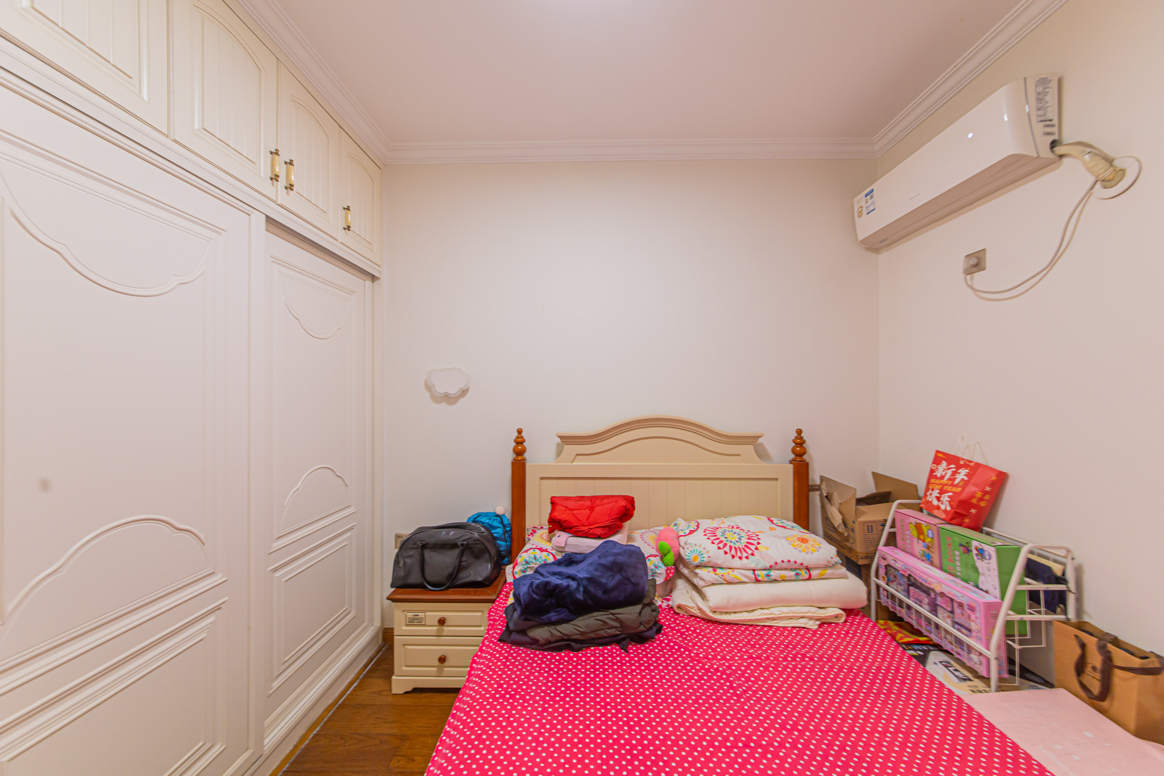 夏威夷碧水春城(碧桂园城市花园) 3室2厅2卫 119.8万 夏威夷碧水春城(碧桂园城市花园) 3室2厅2卫 119.8万卧室