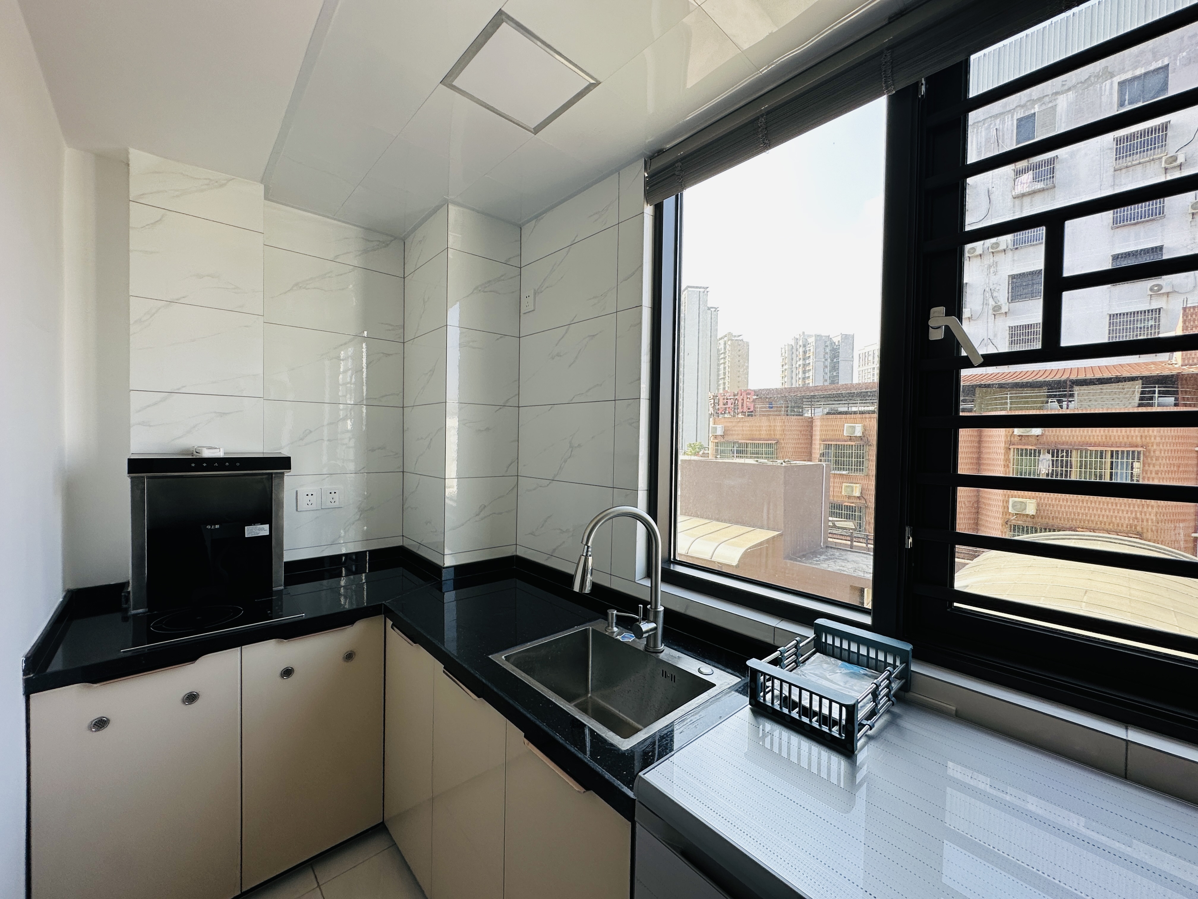 西城别院  2室2厅1卫    64.0万 西城别院  2室2厅1卫    64.0万厨房