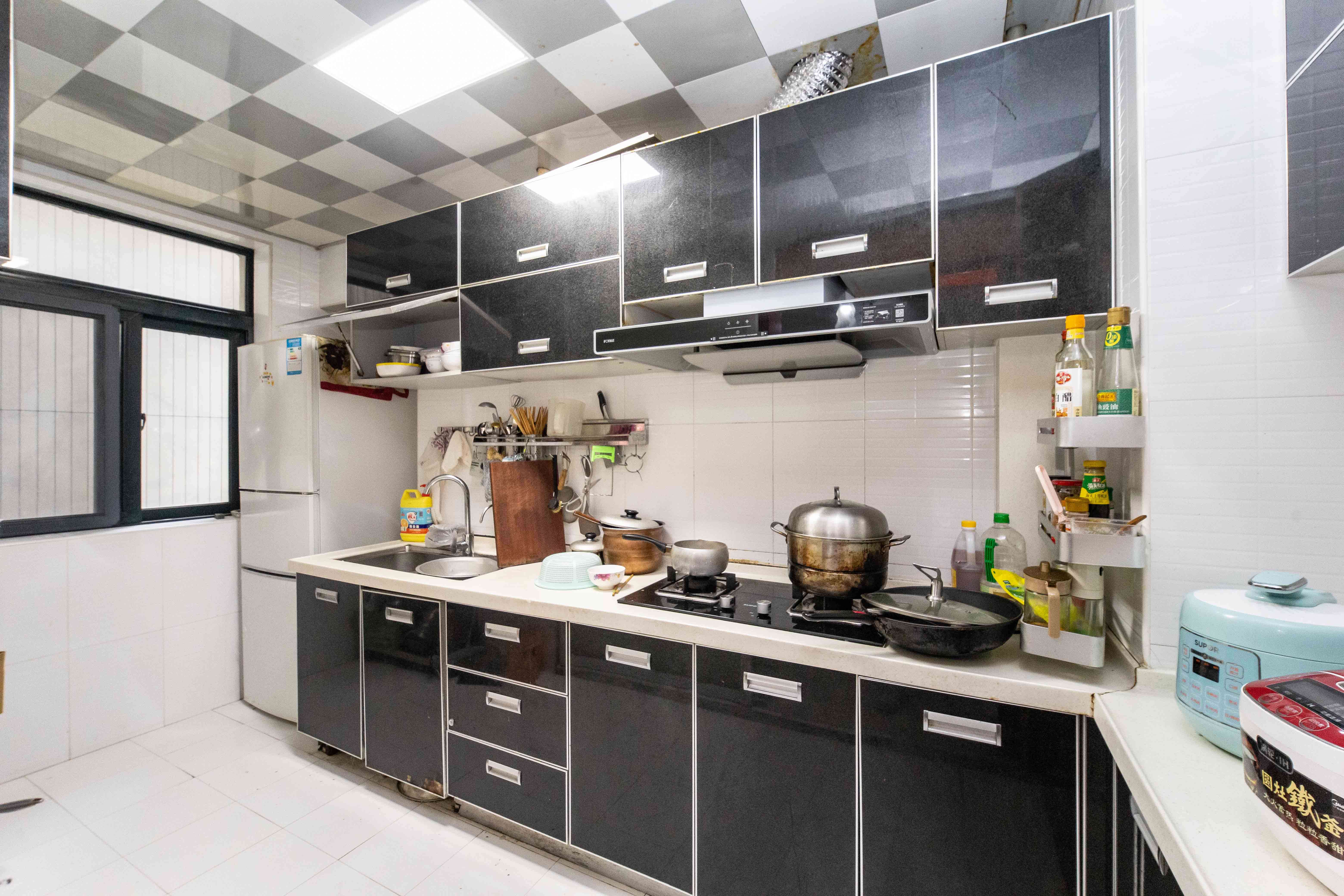 浏阳河畔家园 3室2厅2卫 98.0万 浏阳河畔家园 3室2厅2卫 98.0万厨房