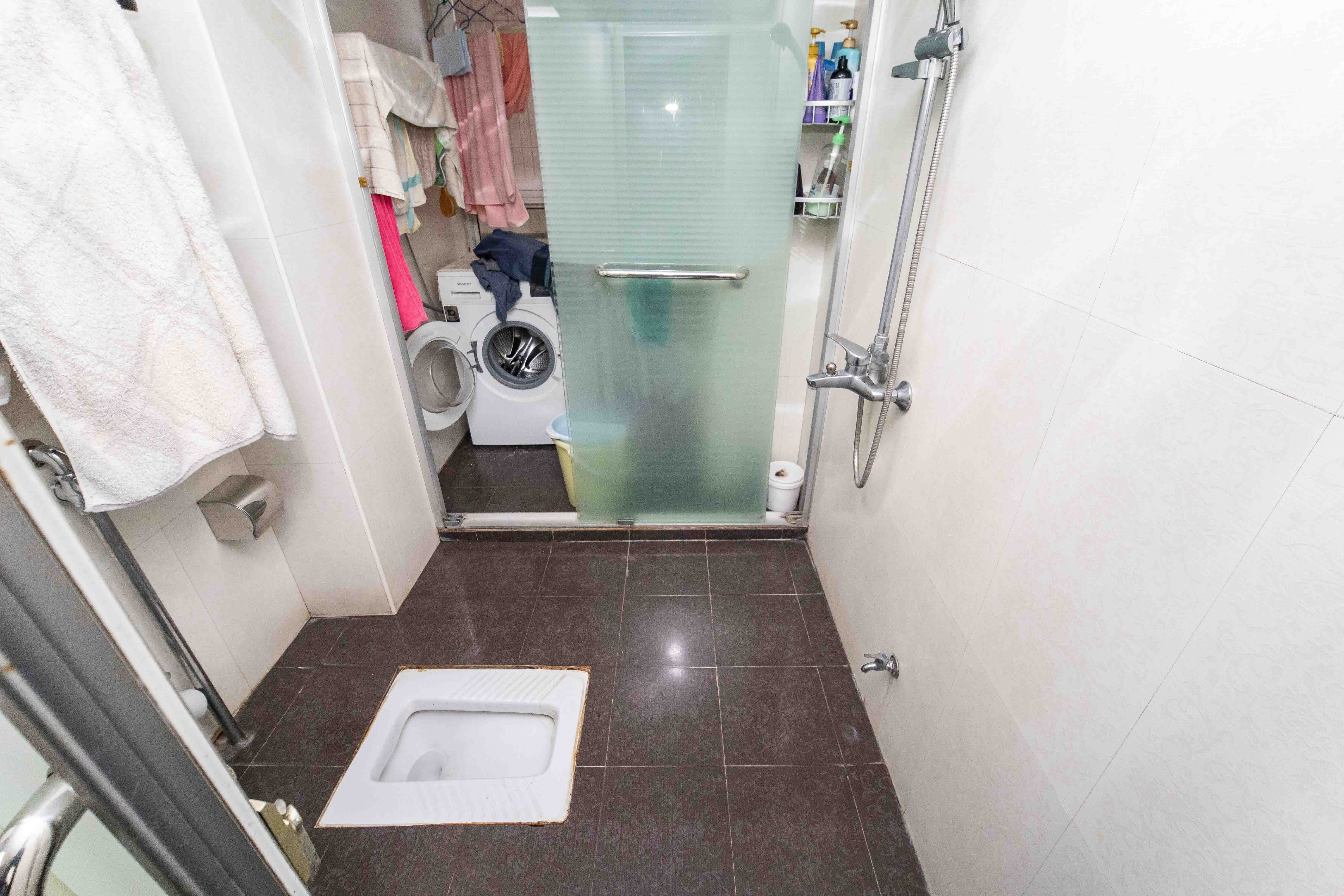 浏阳河畔家园 3室2厅2卫 98.0万 浏阳河畔家园 3室2厅2卫 98.0万卫生间