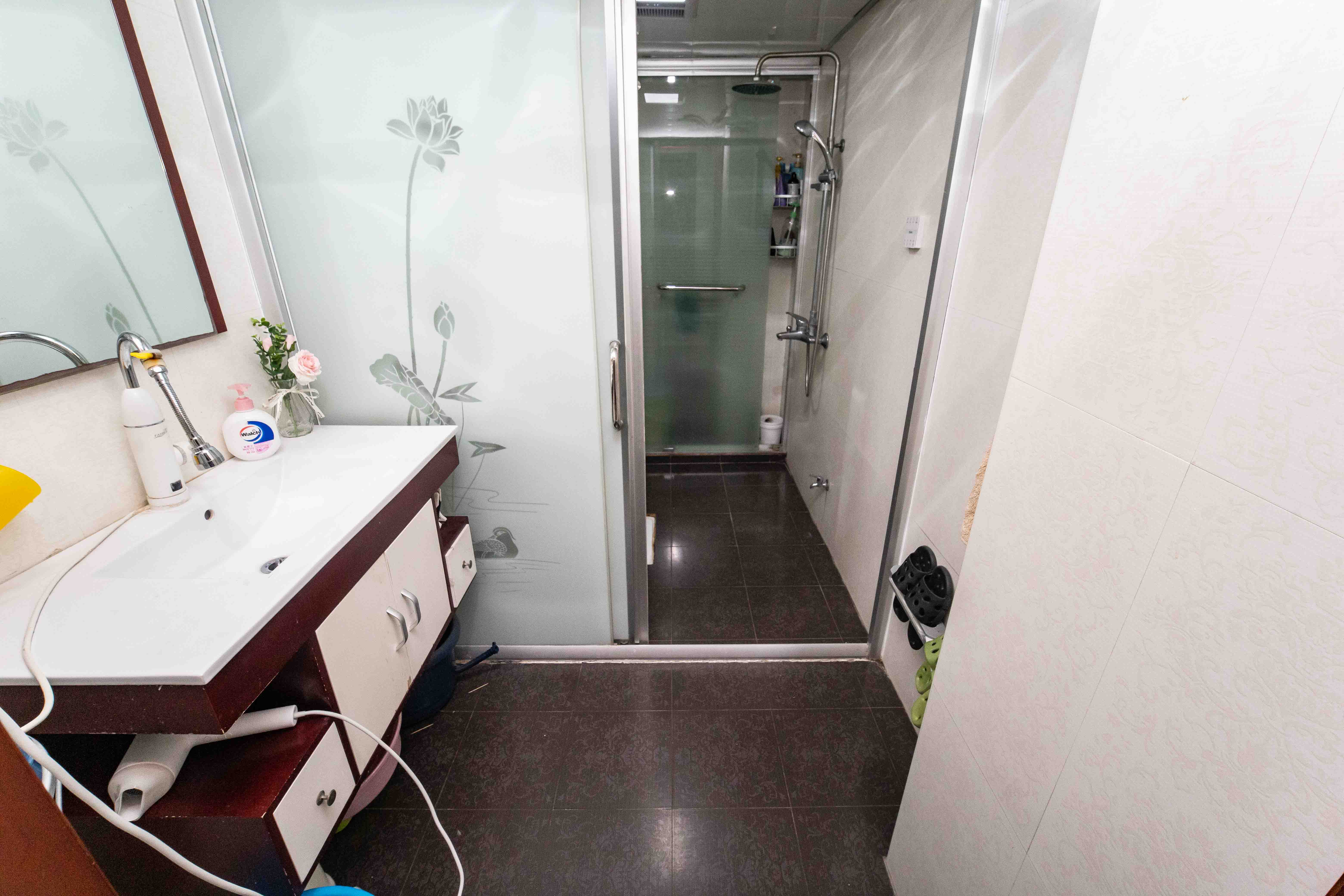 浏阳河畔家园 3室2厅2卫 98.0万 浏阳河畔家园 3室2厅2卫 98.0万卫生间