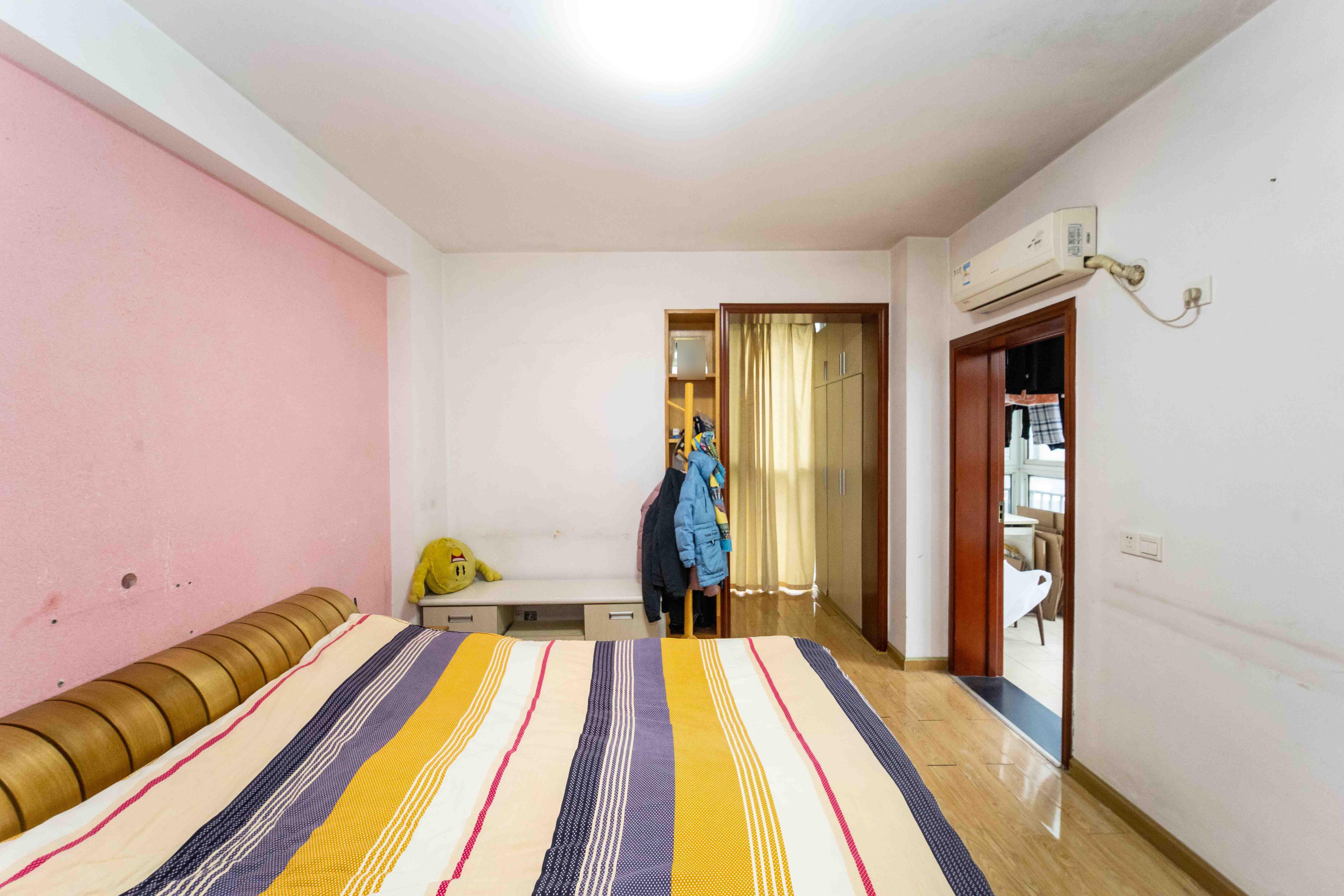 浏阳河畔家园 3室2厅2卫 98.0万 浏阳河畔家园 3室2厅2卫 98.0万卧室