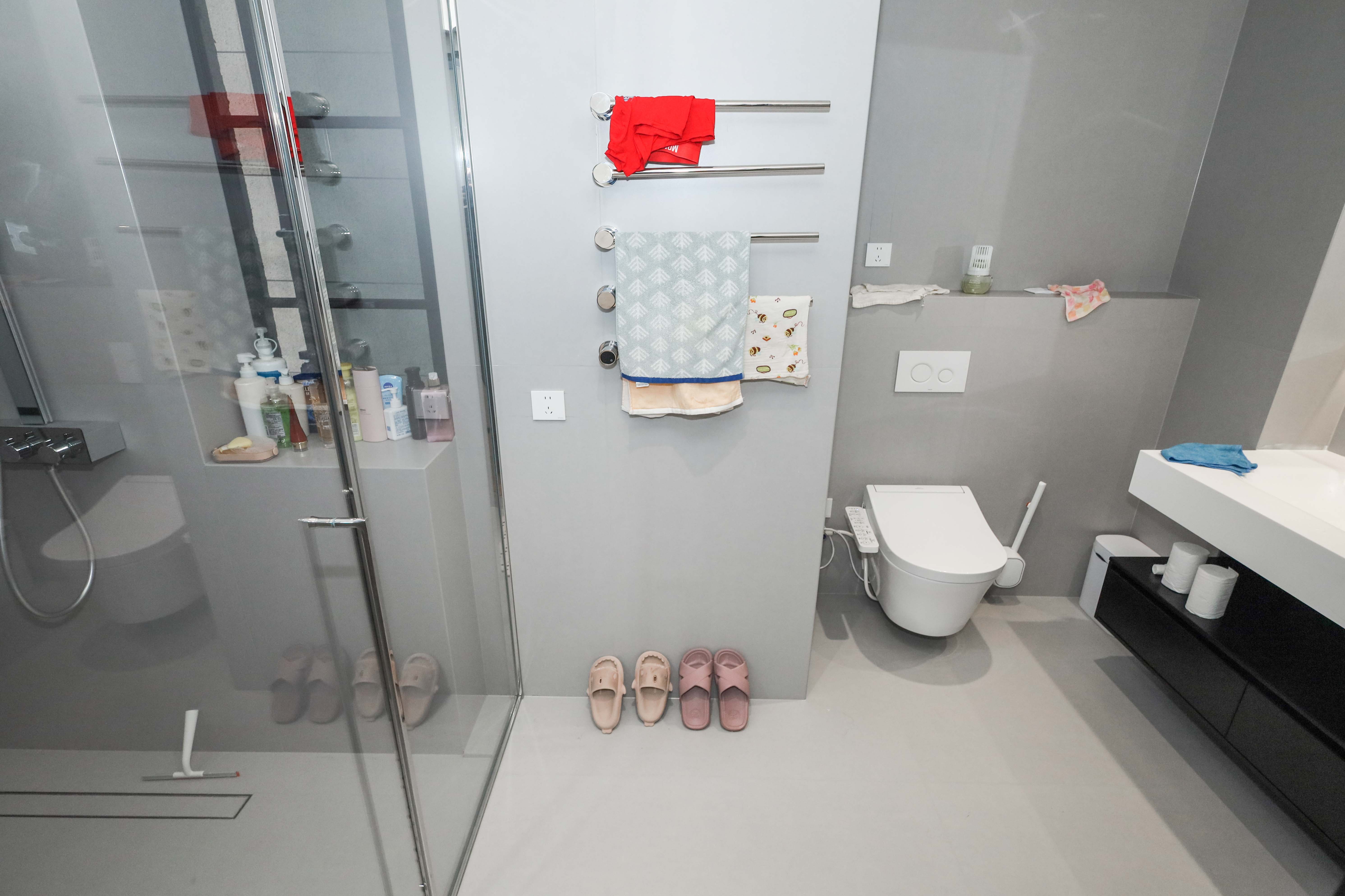 中海阅溪府  4室2厅2卫   368.00万卫生间