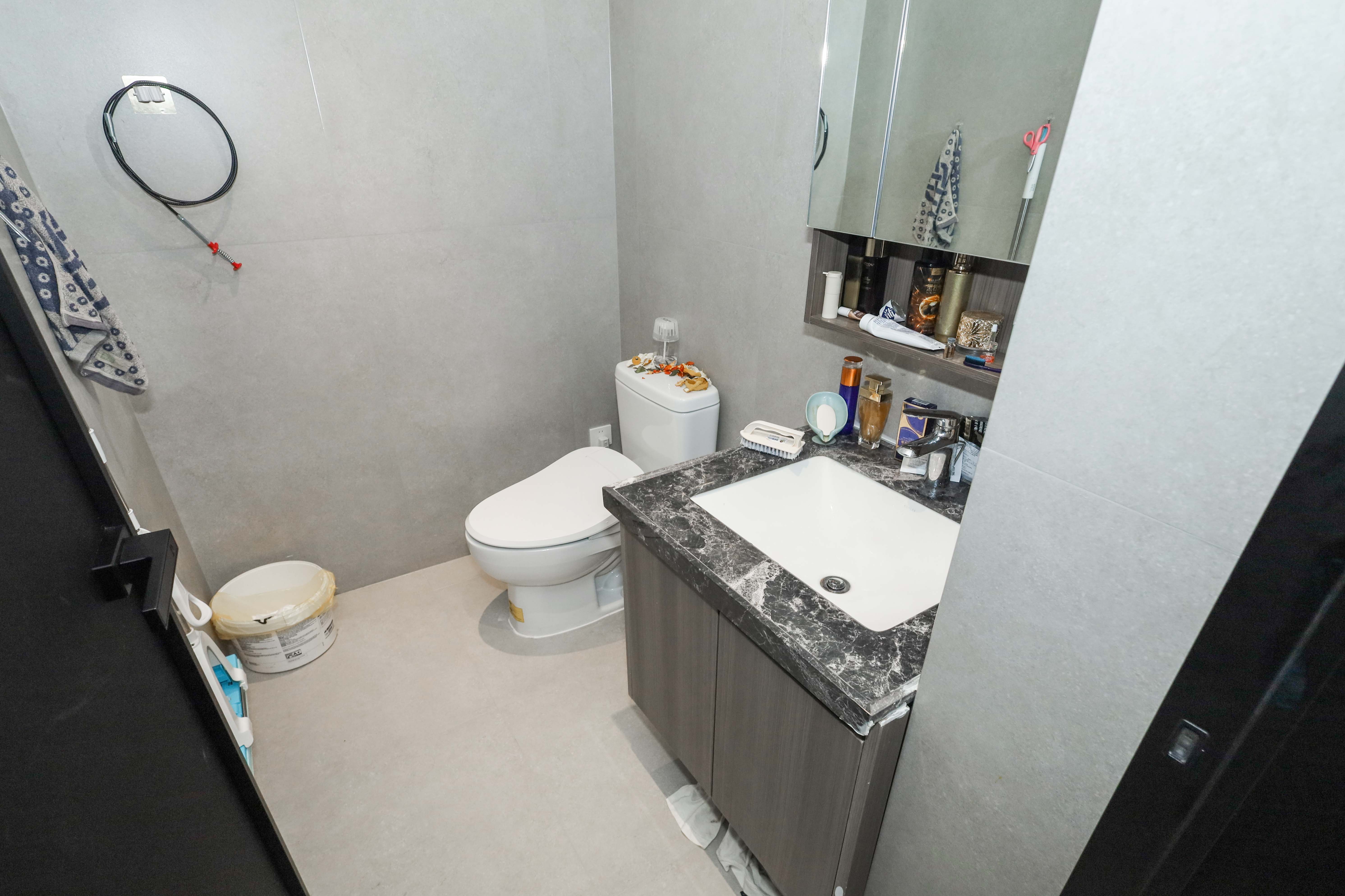 中海阅溪府  4室2厅2卫   368.00万卫生间